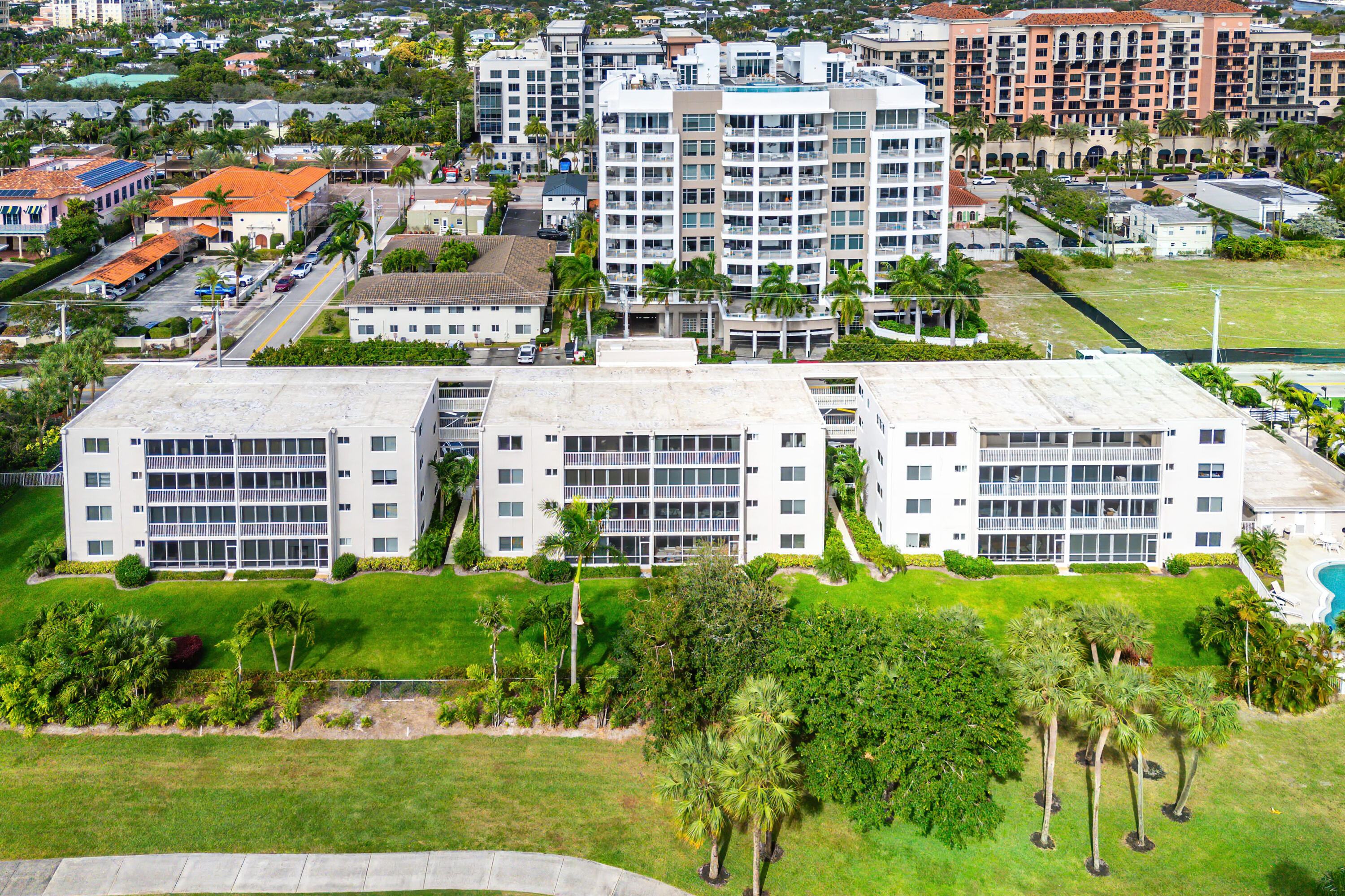 FAIRWAYS CONDO - Residential