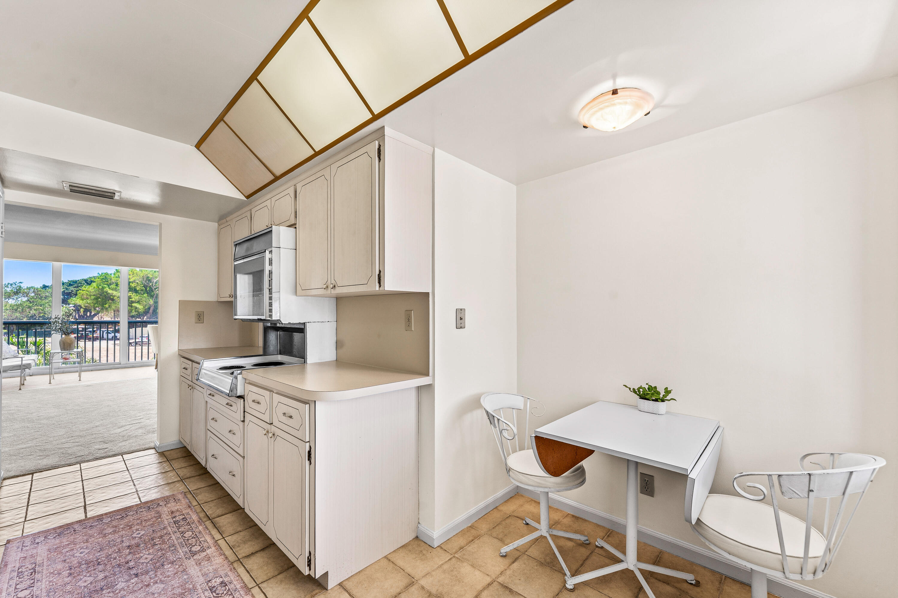 FAIRWAYS CONDO - Residential