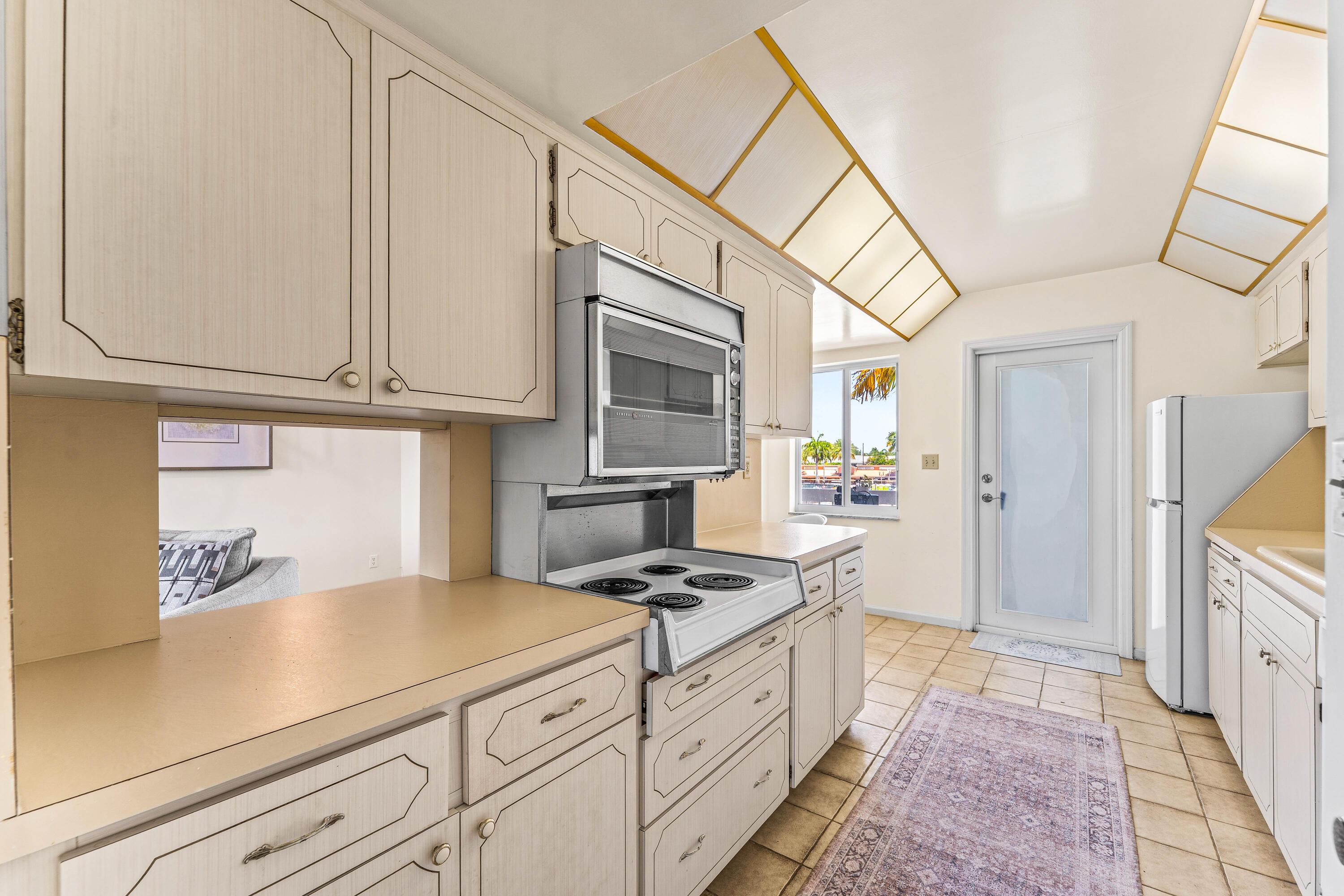 FAIRWAYS CONDO - Residential