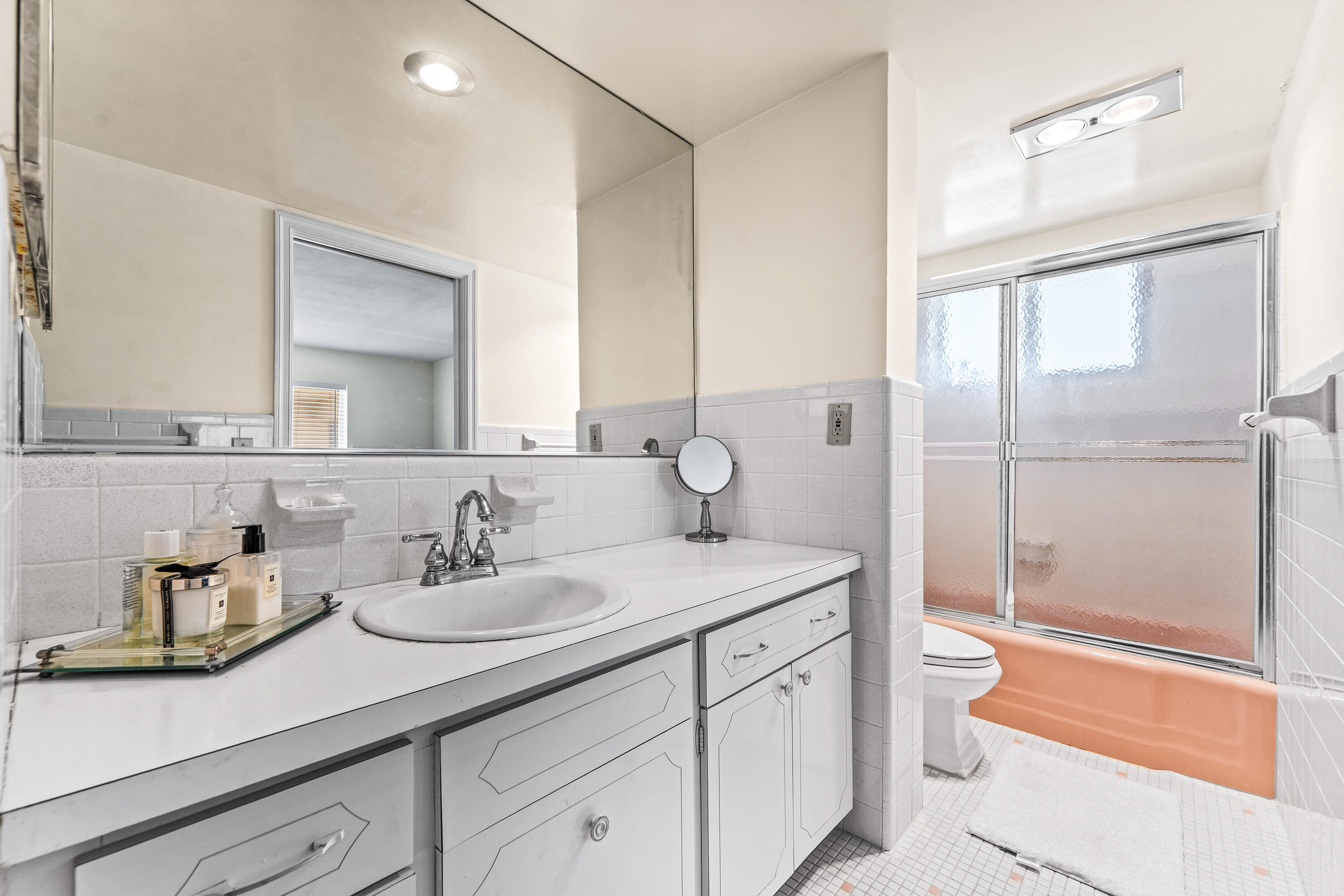 FAIRWAYS CONDO - Residential