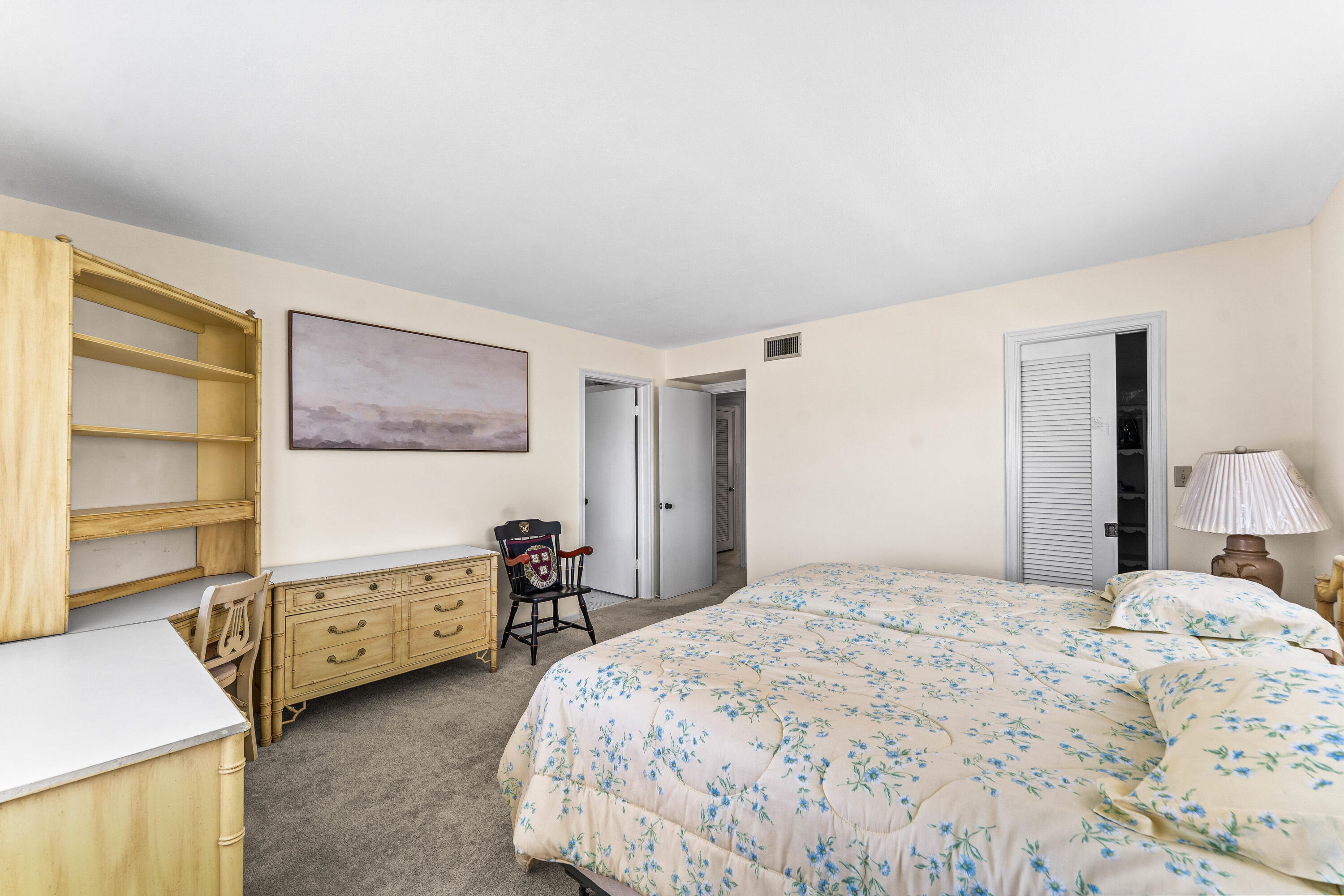 FAIRWAYS CONDO - Residential