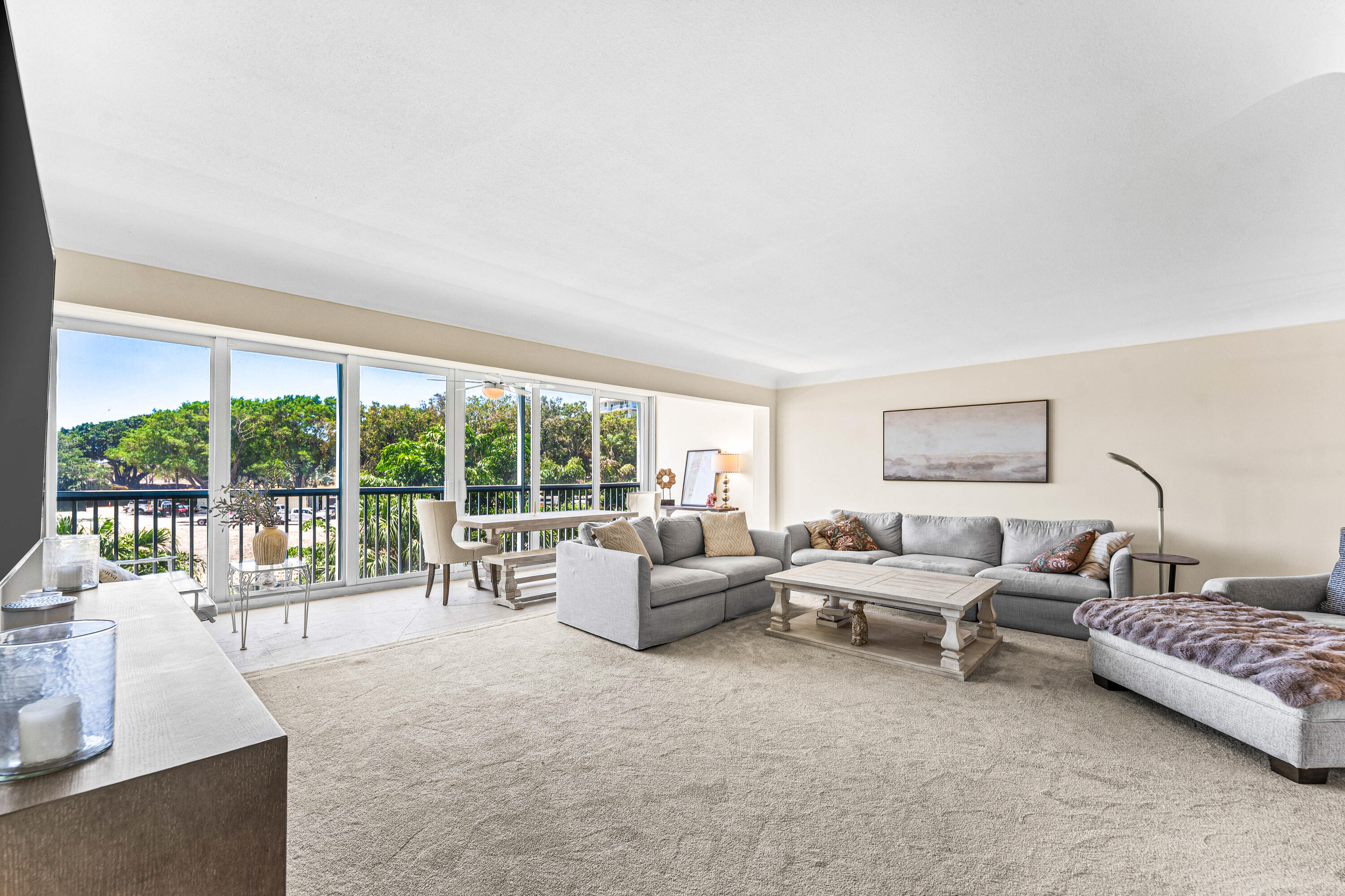 300 E Royal Palm Road 0340