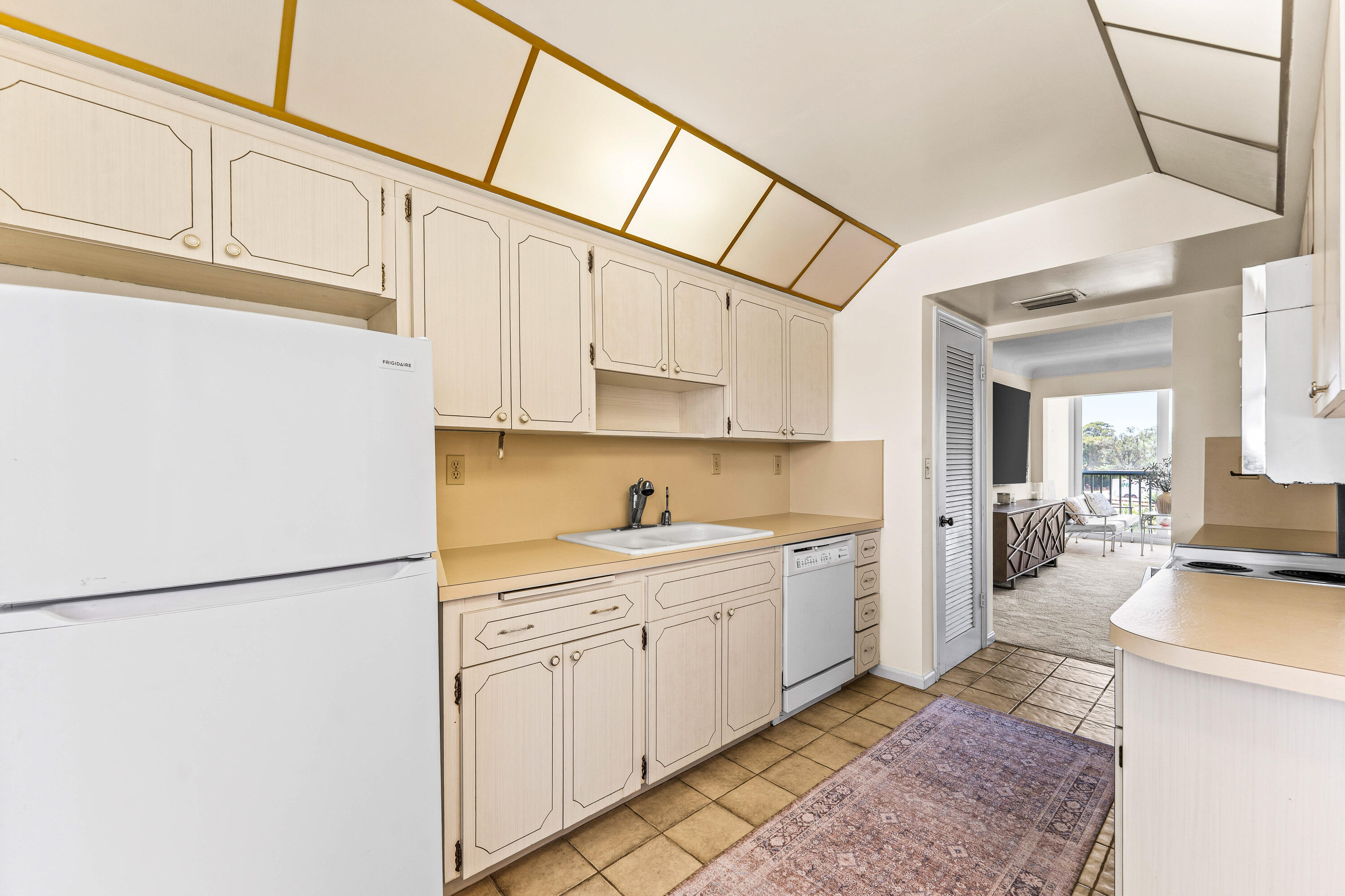 FAIRWAYS CONDO - Residential