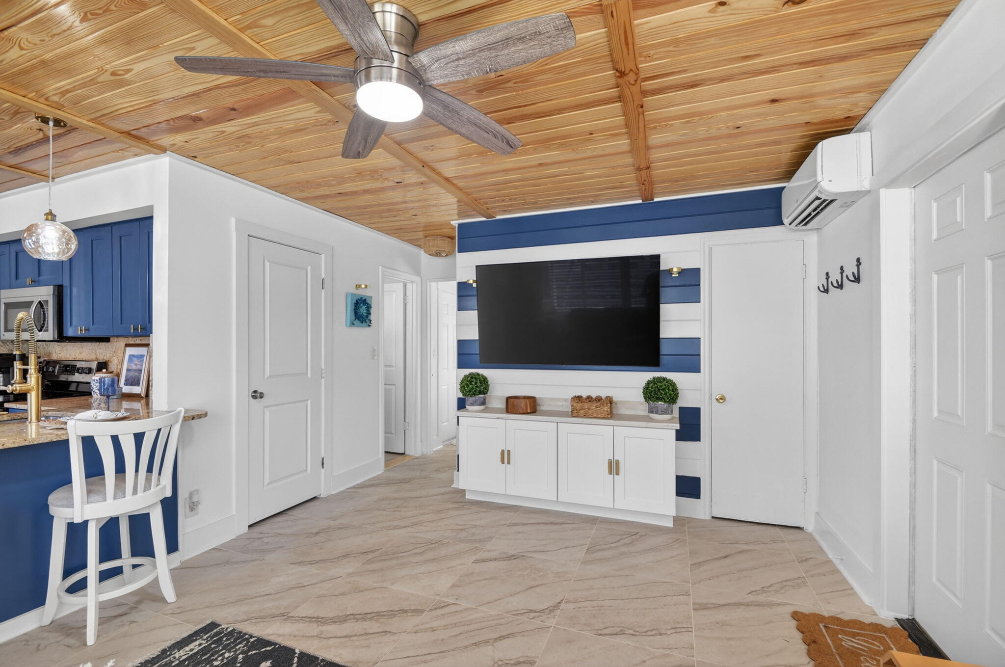 PALM BEACH SHORE ACRES - Residential Lease