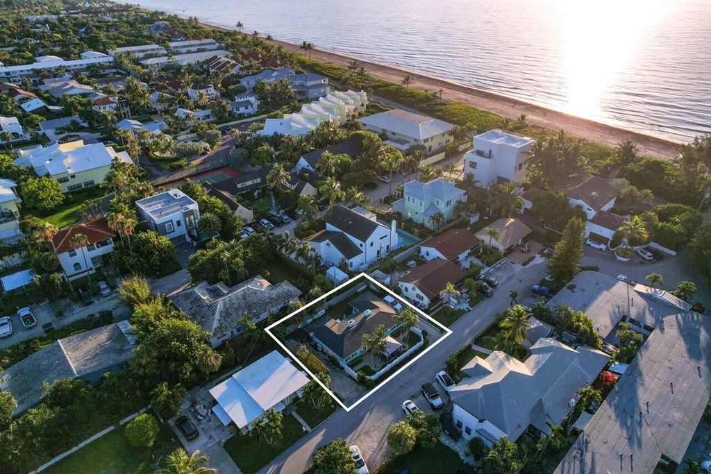 Photo of 22 Oceanview Drive #22, Ocean Ridge, FL 33435 (MLS # B26026426)