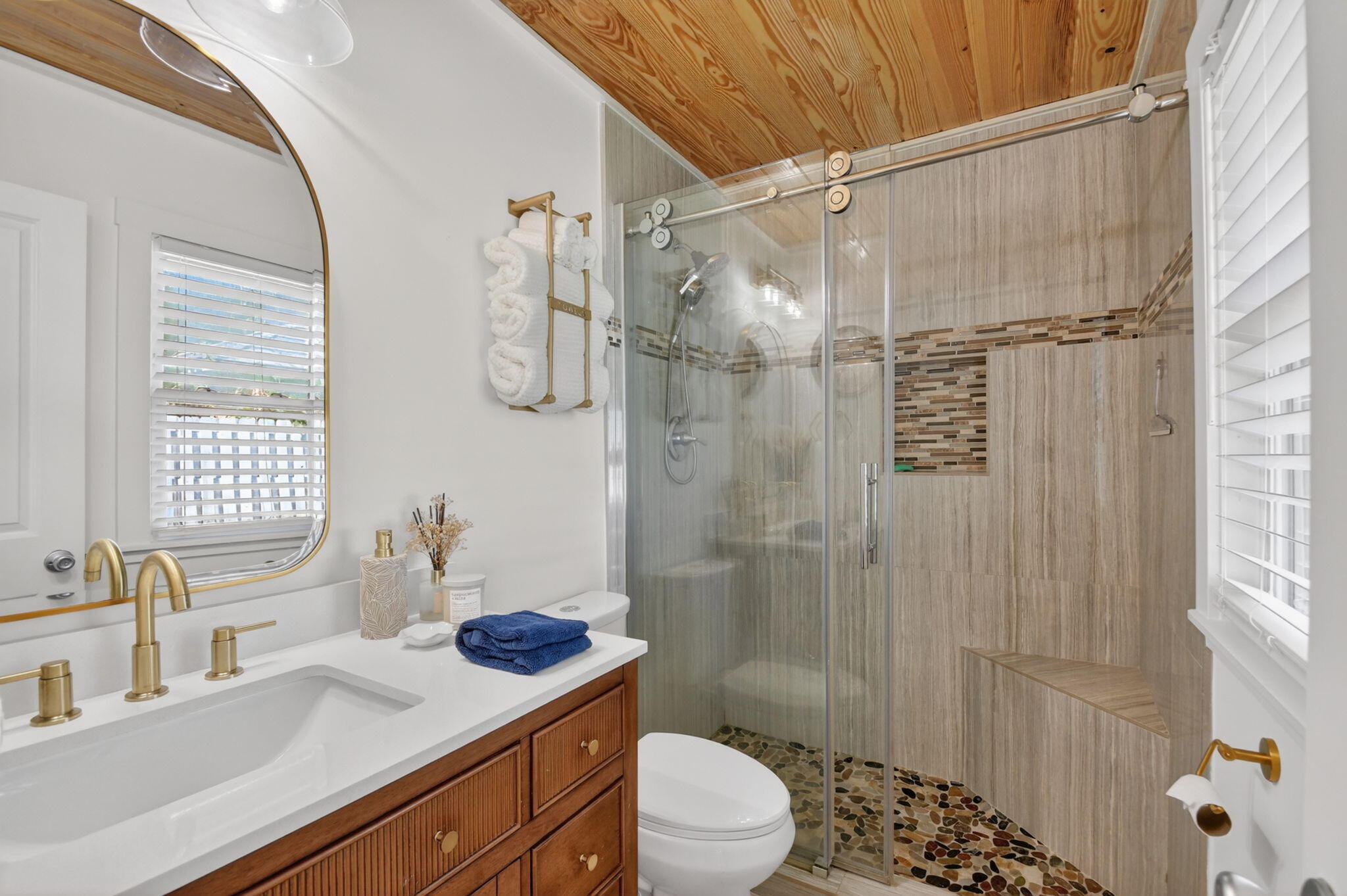 PALM BEACH SHORE ACRES - Residential Lease