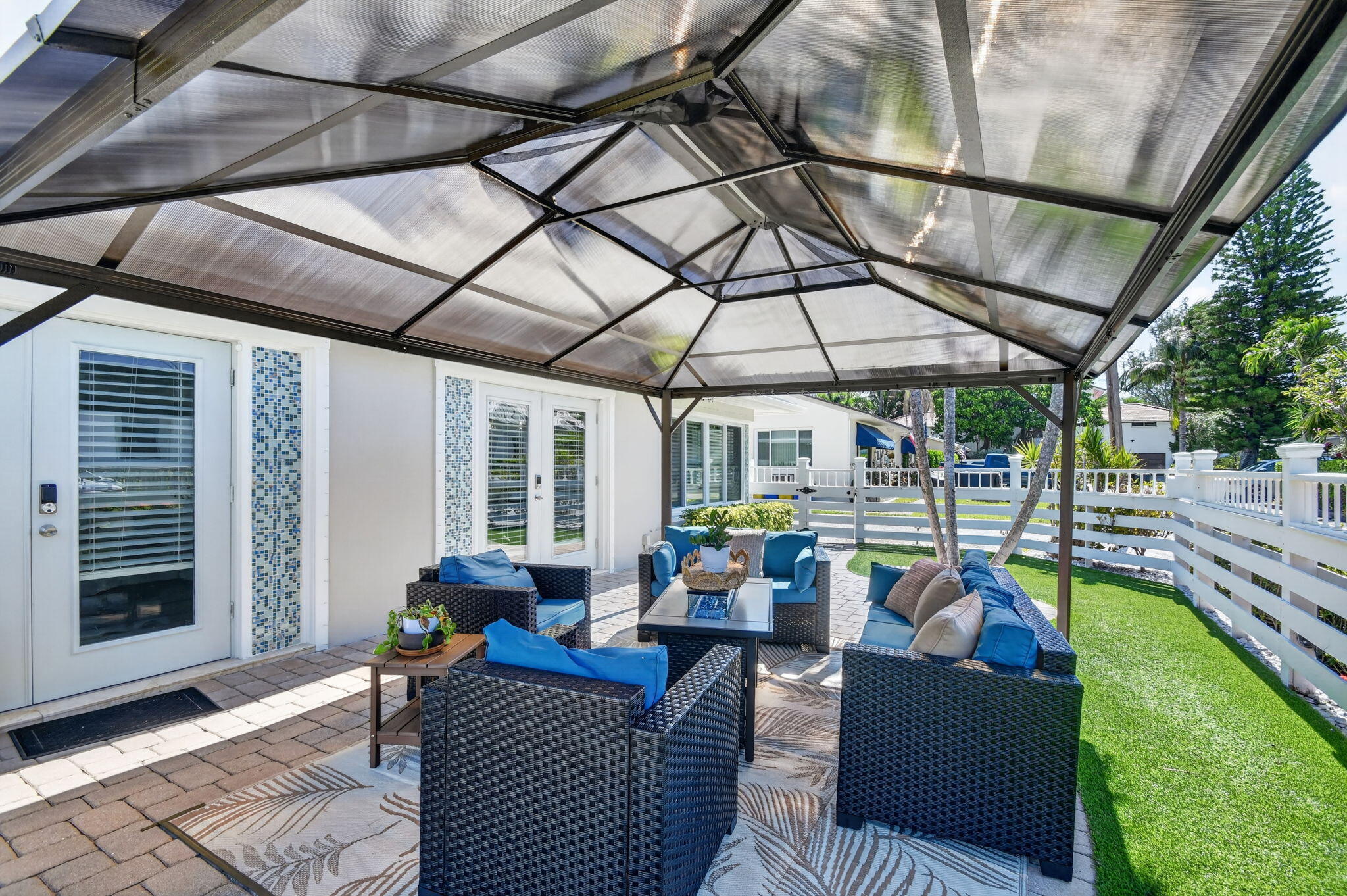 PALM BEACH SHORE ACRES - Residential Lease