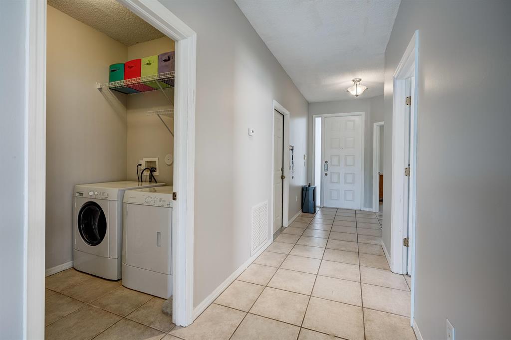 MADISON LAKES - Residential