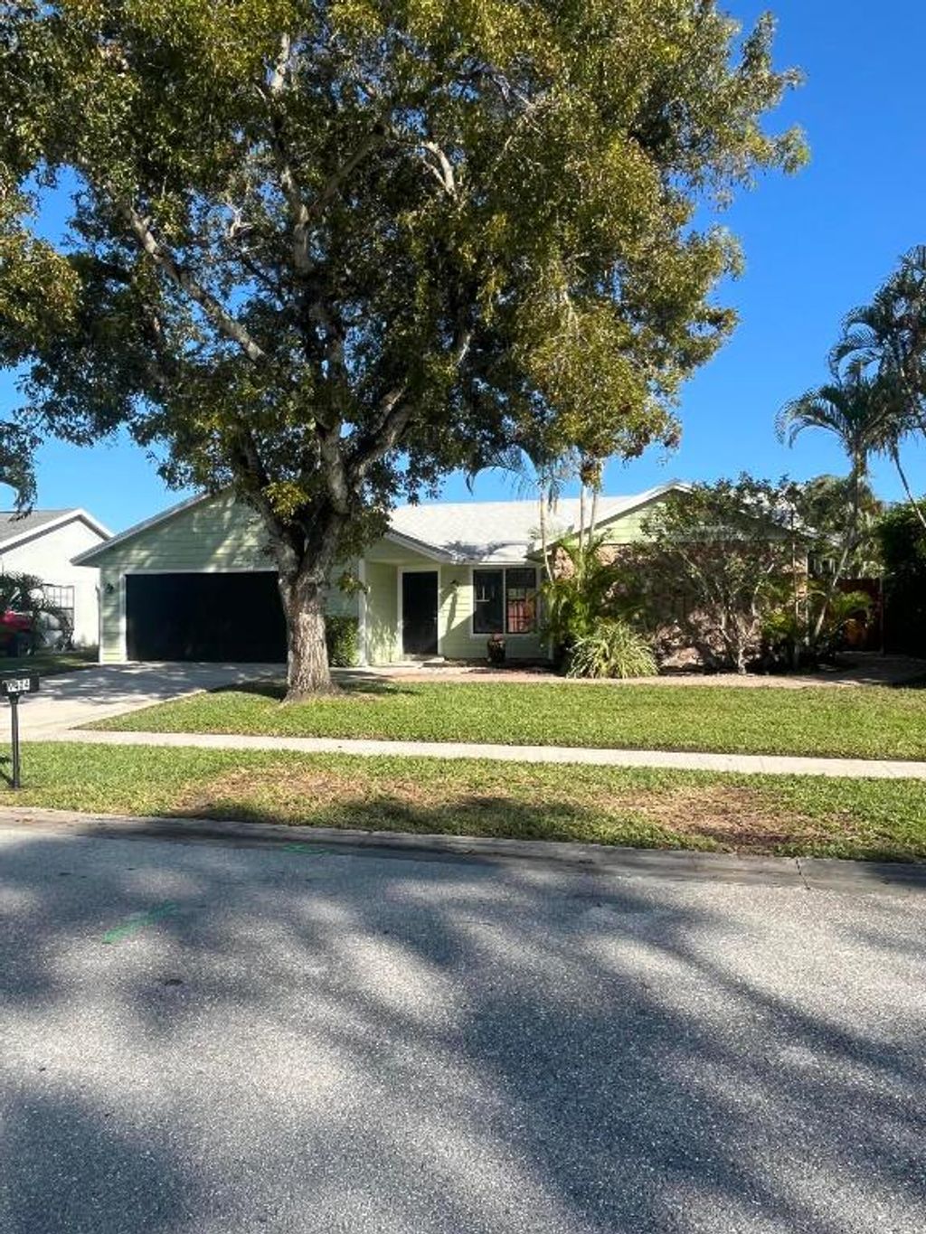 Photo of 9404 Longmeadow Circle, Boynton Beach, FL 33436 (MLS # R11145816)