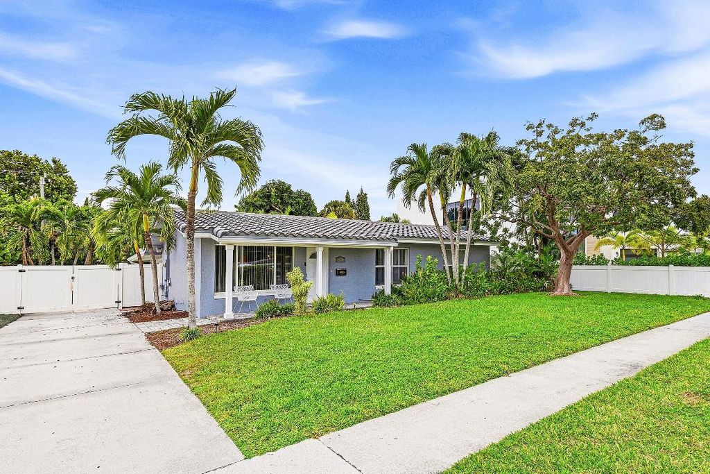 Photo of 971 SW 12th Street, Boca Raton, FL 33486 (MLS # R11157110)