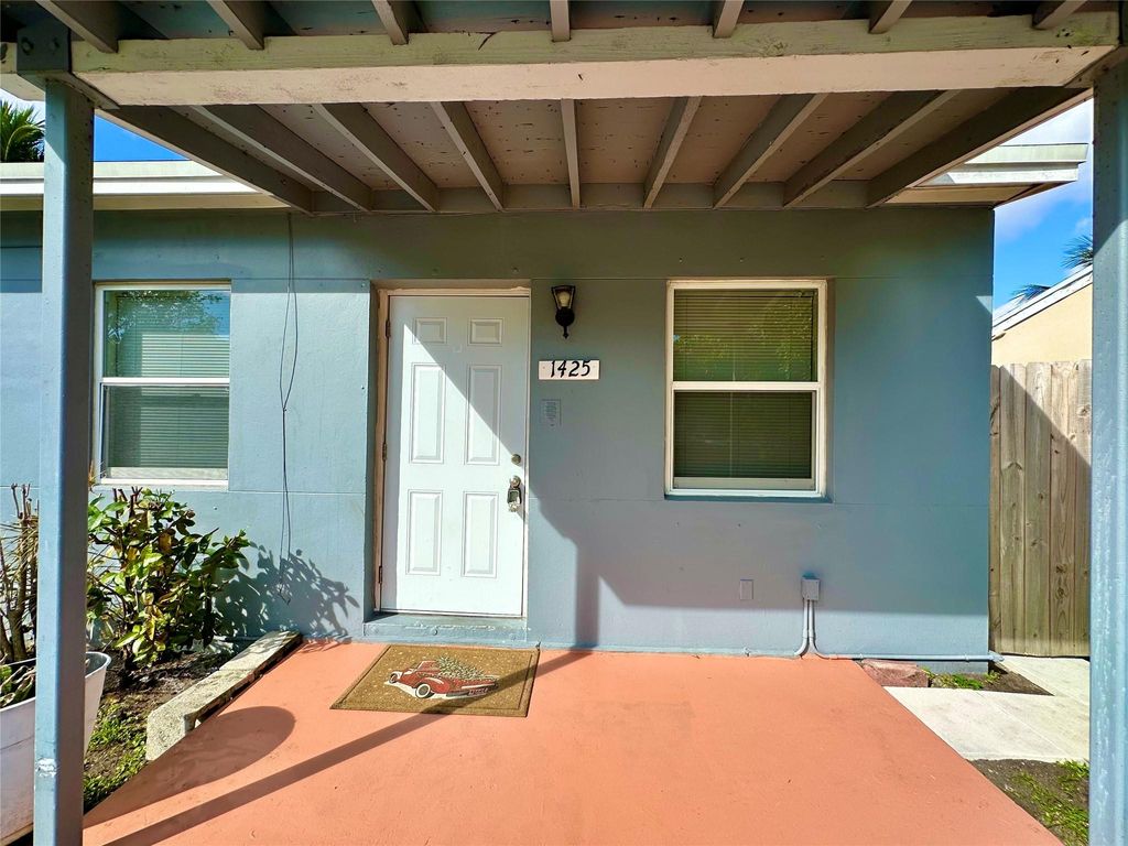 Photo of 1425 NW 5th Avenue, Fort Lauderdale, FL 33311 (MLS # F10485070)