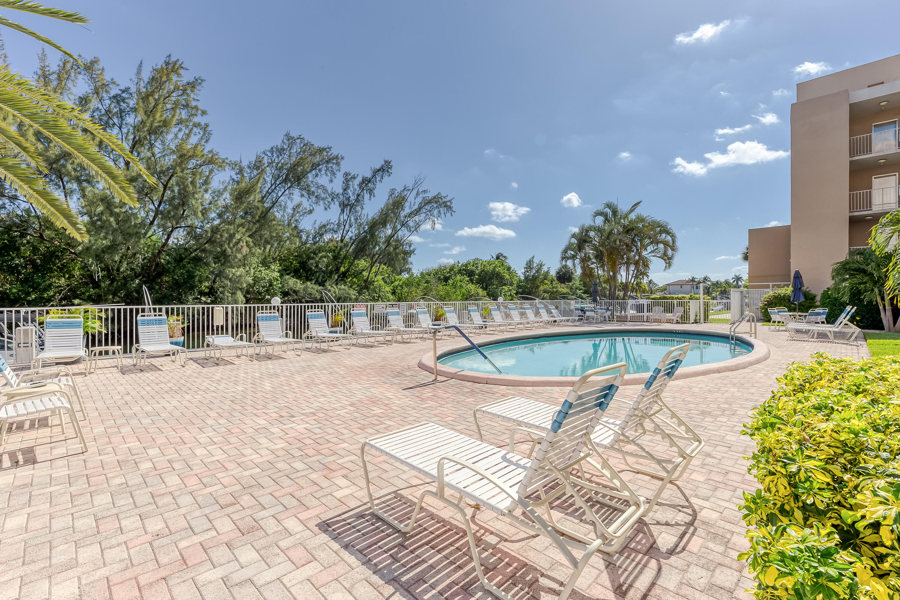 2850 NE 14th St Causeway 308b