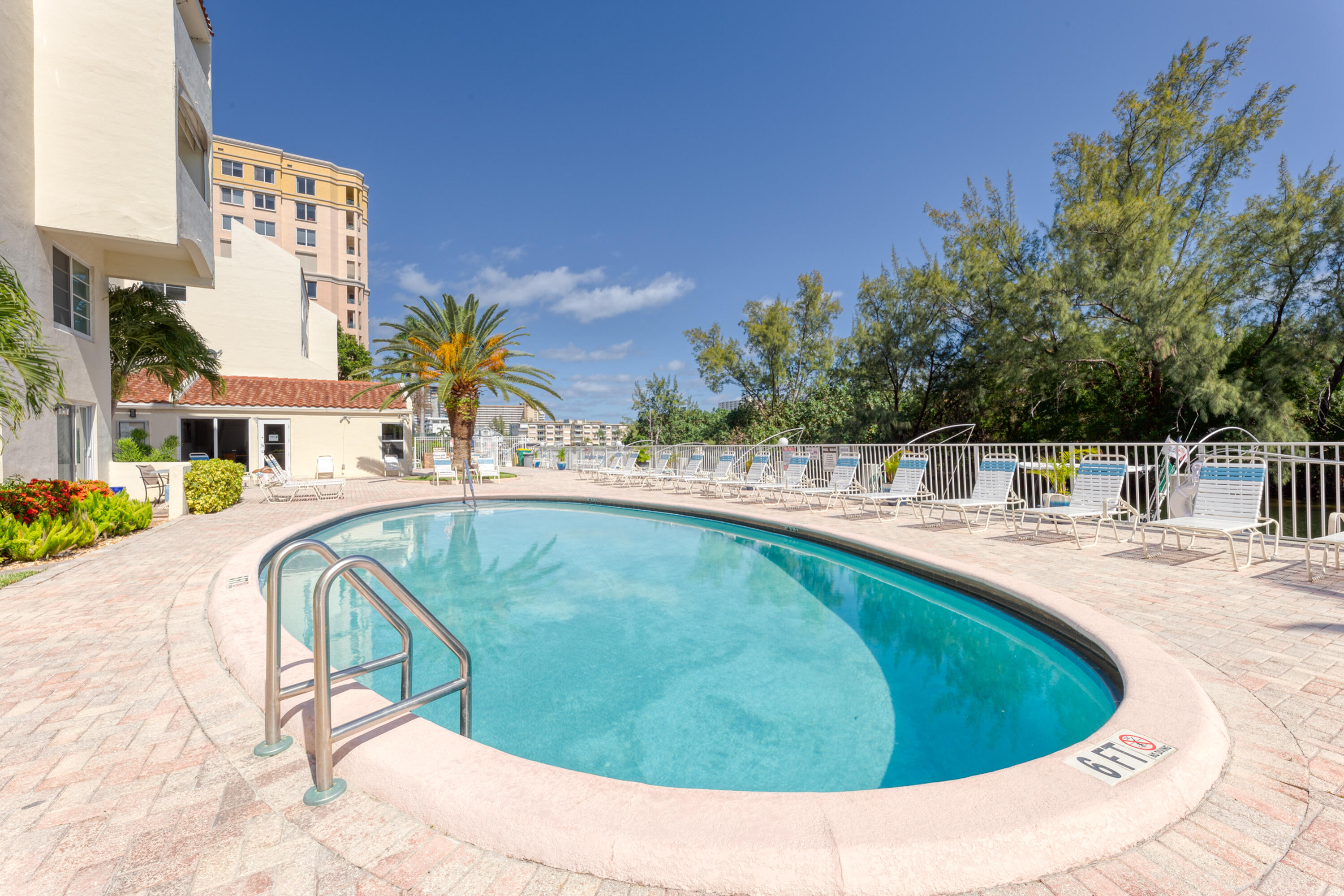 2850 NE 14th St Causeway 308b