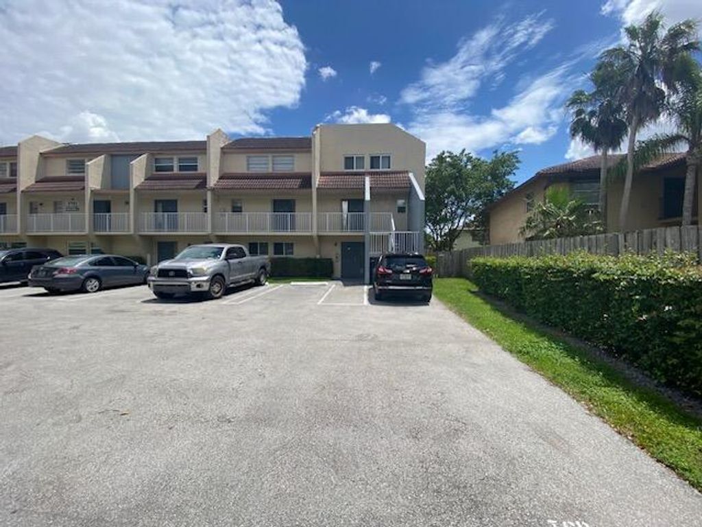 Photo of 3751 NW 115th Avenue #4-3, Coral Springs, FL 33065 (MLS # B26020595)