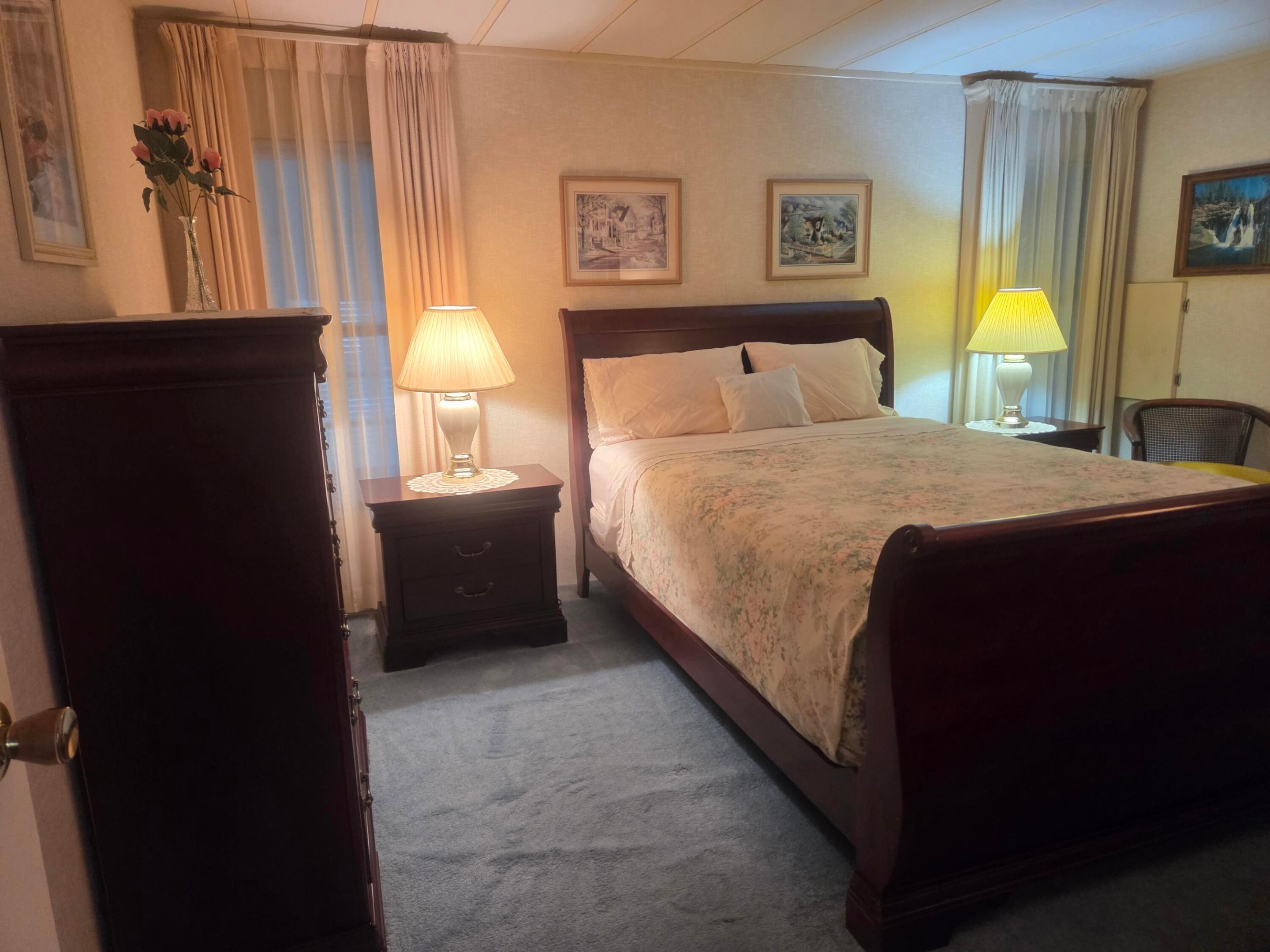 RIDGEWAY - Residential