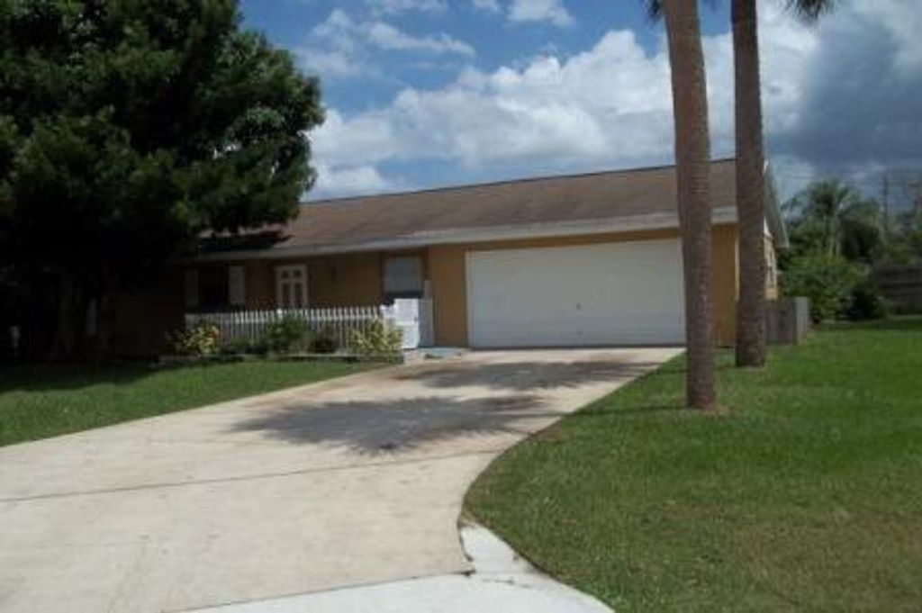 Photo of 300 SW Prima Vista Boulevard Blvd, Port Saint Lucie, FL 34983 (MLS # R10818943)