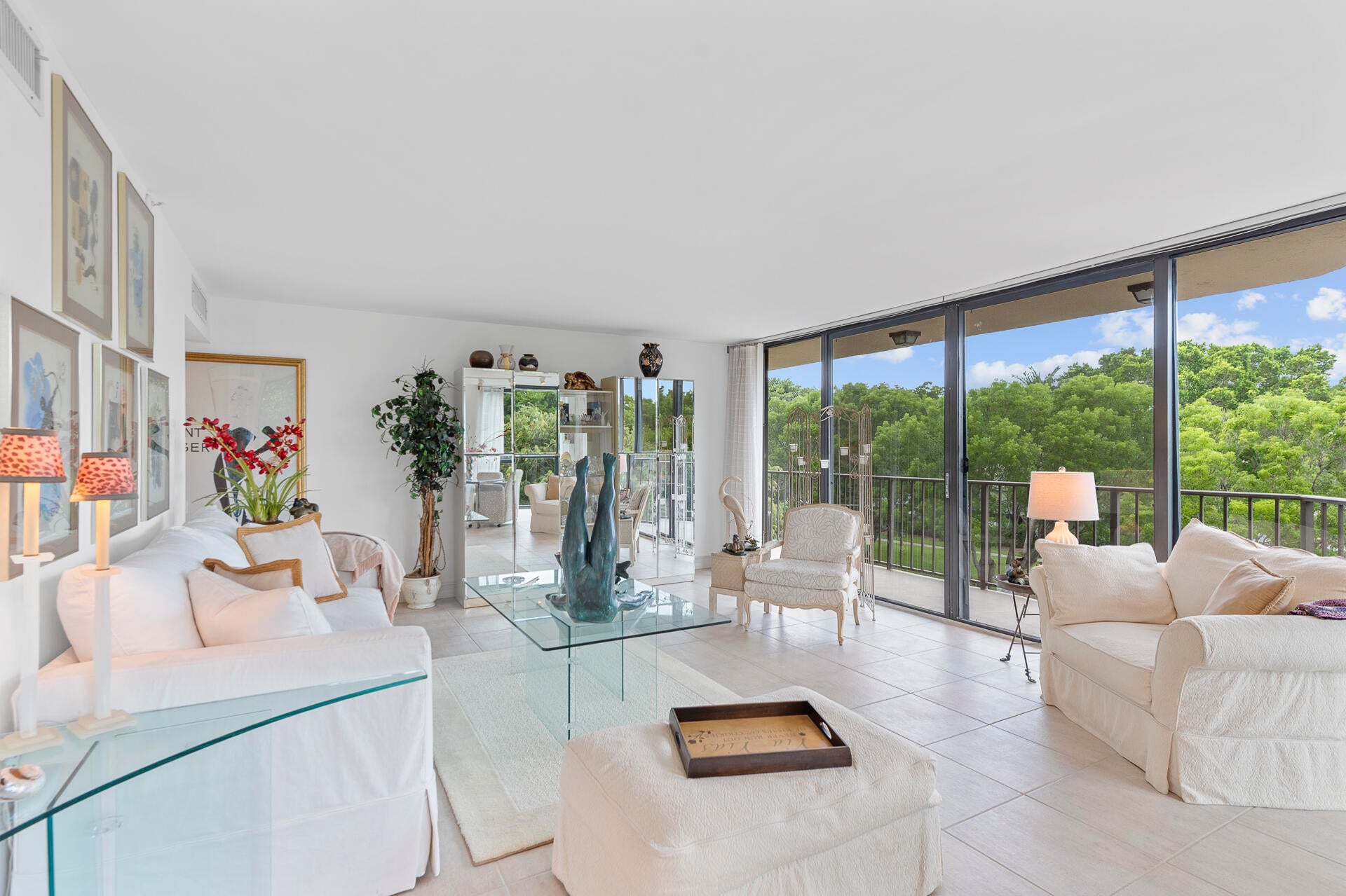 Properties | Stephanie Kaufman 859 Jeffery Street 401
