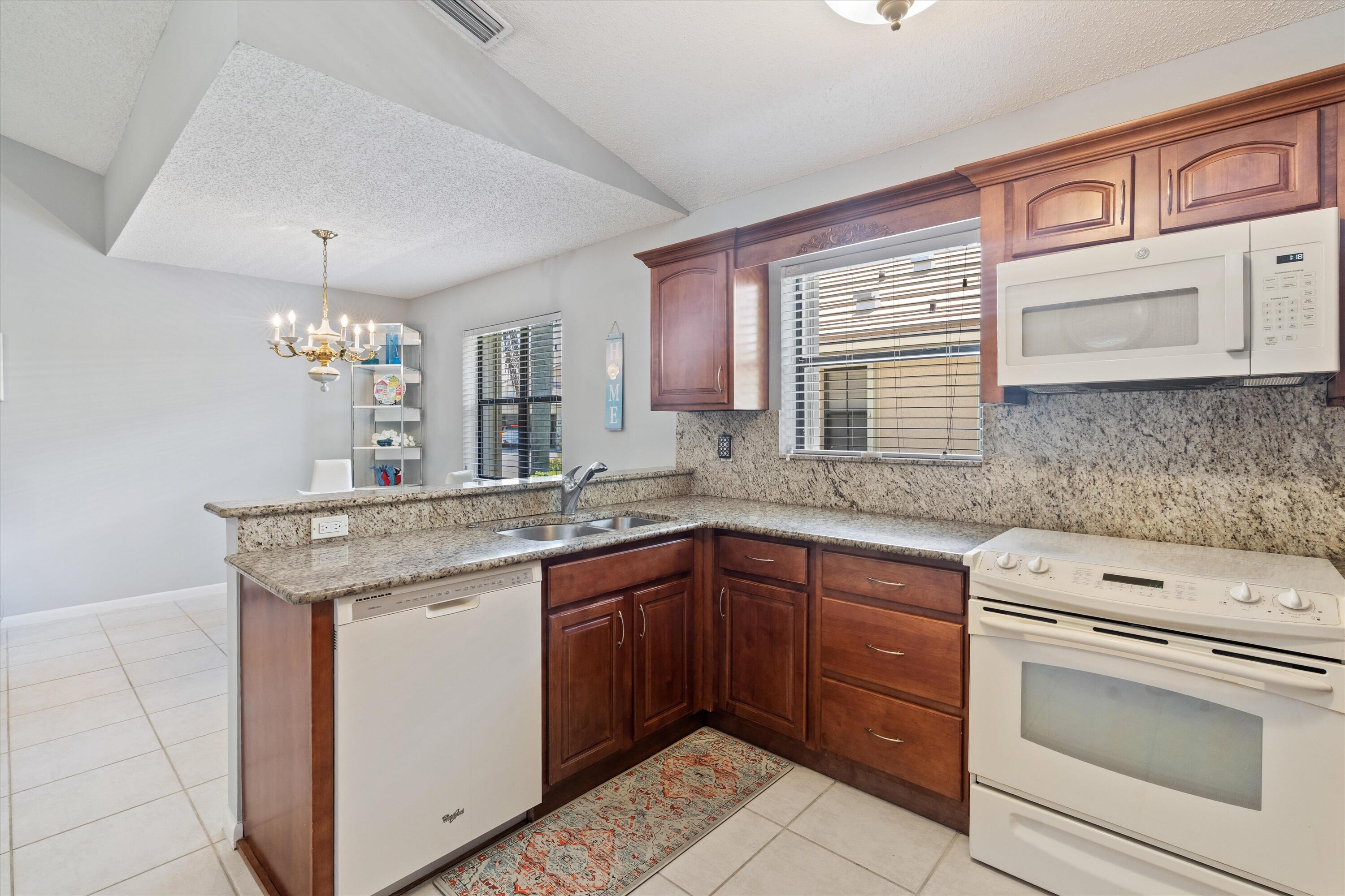 BRIGHTON LAKES - Residential