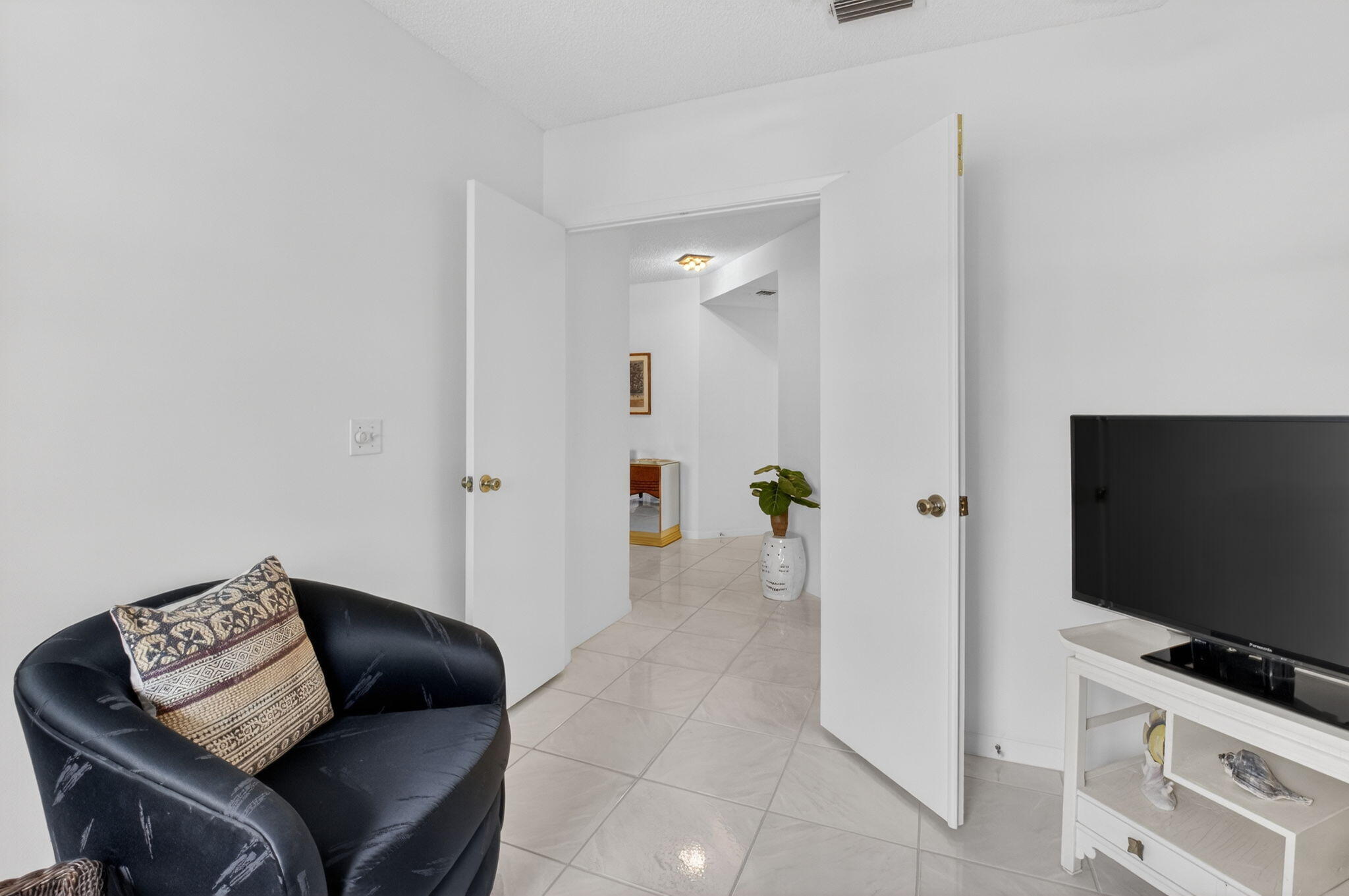 PLATINA / CARRARA VILLAGE CONDO - Residential