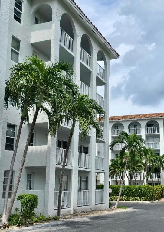 1111 S Ocean Boulevard E 315