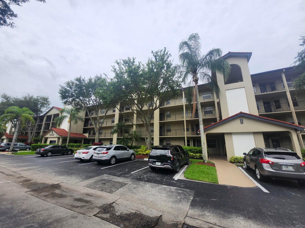 Photo of 1100 SW 128th Terrace SW #209 U, Pembroke Pines, FL 33027 (MLS # B26038159)