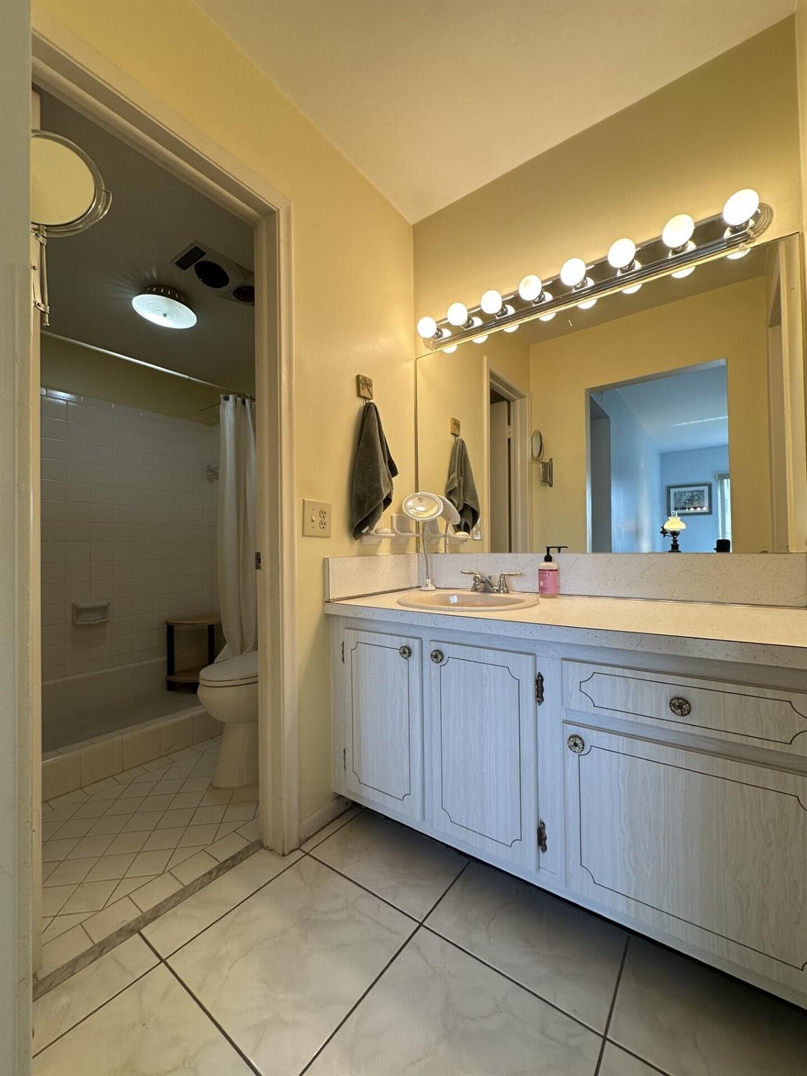 HIGH POINT WEST CONDO - Residential Lease