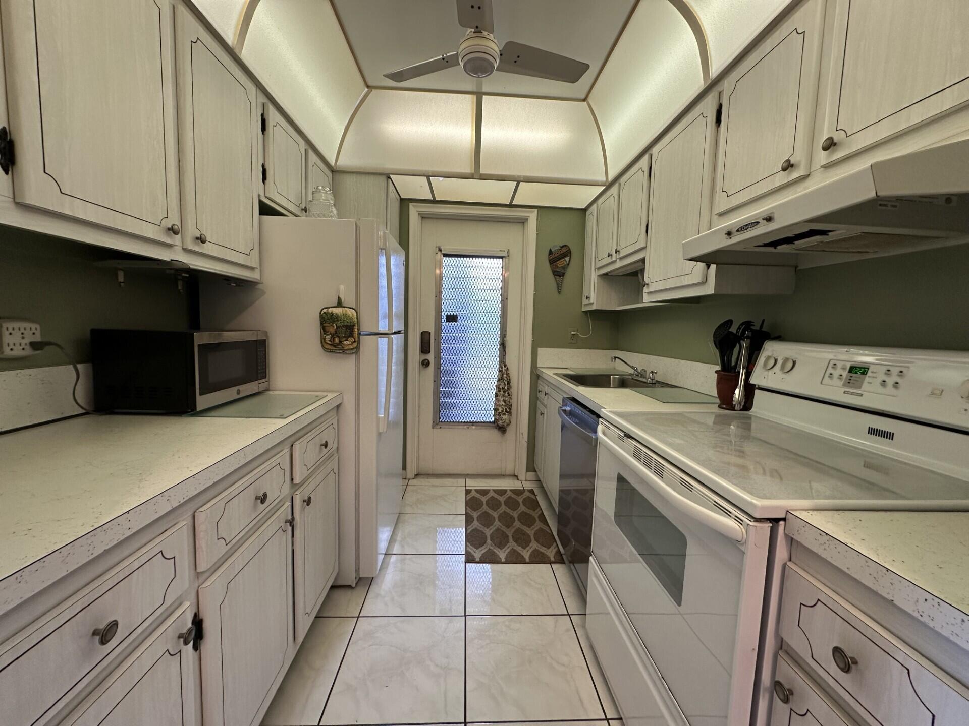 HIGH POINT WEST CONDO - Residential Lease