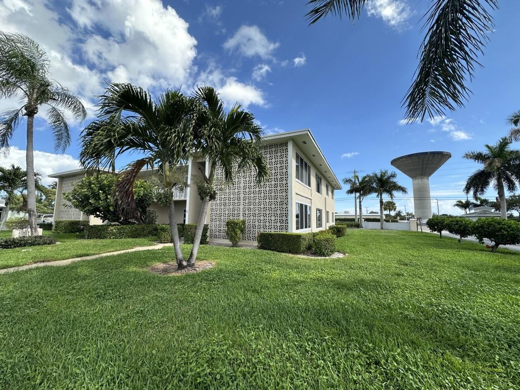 Photo of 95 North Boulevard #1d, Boynton Beach, FL 33435 (MLS # R11138997)
