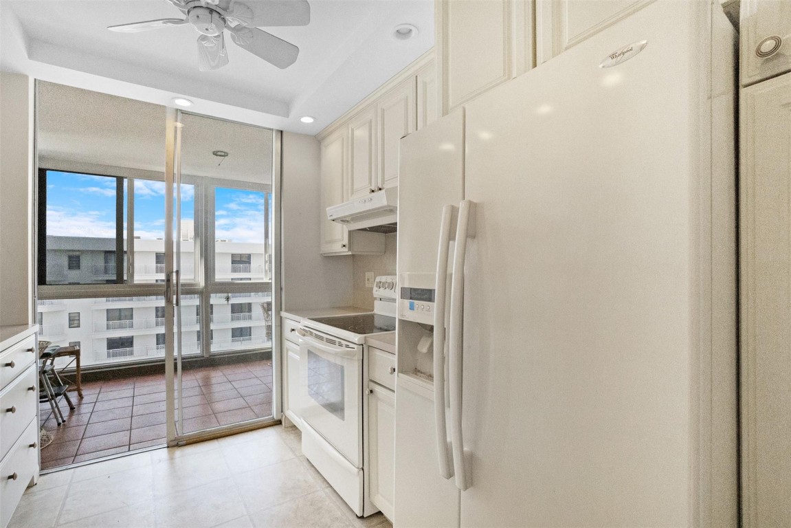 3100 NE 49th Street PH05