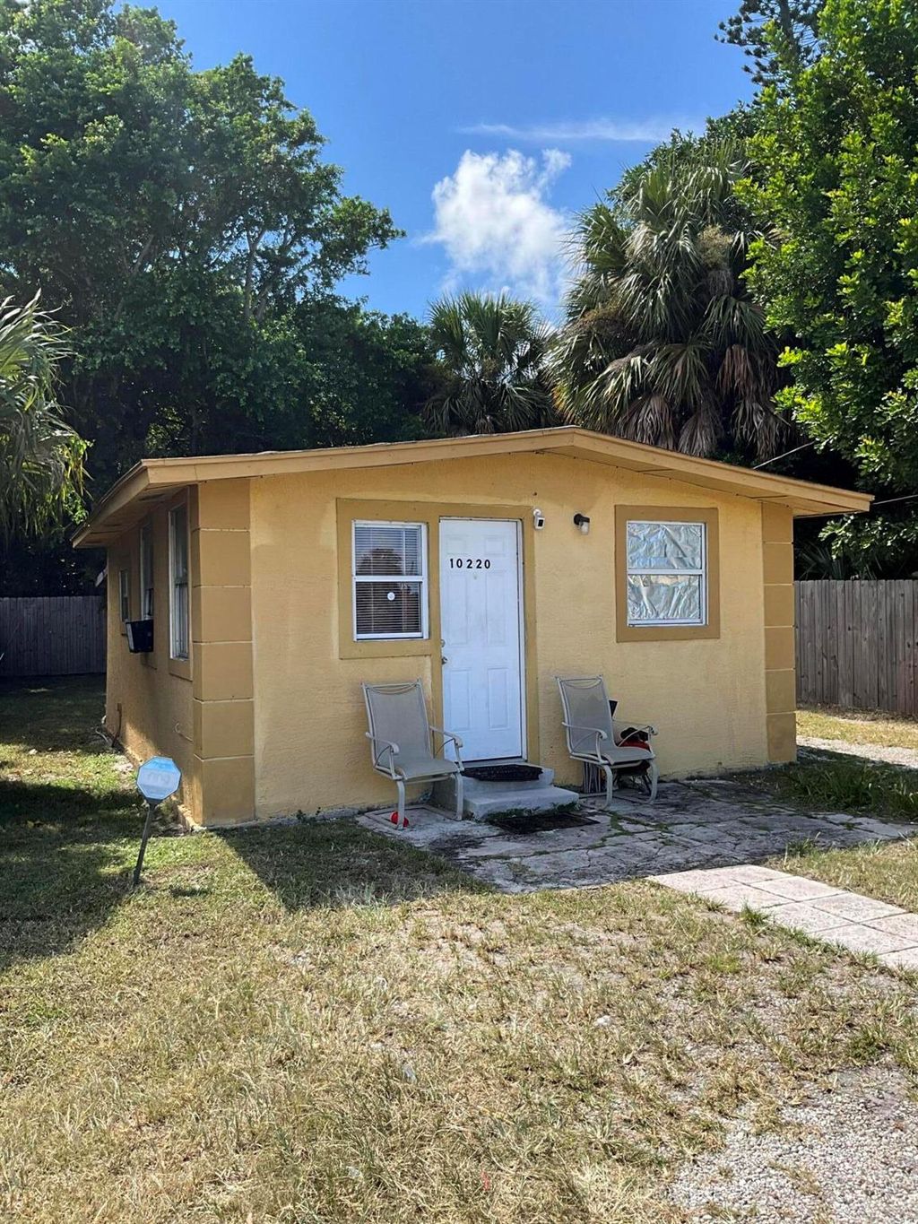 Photo of 10220 SE Dixie Highway, Hobe Sound, FL 33455 (MLS # R10919563)