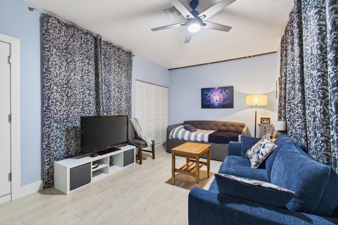 Boca Springs - Residential