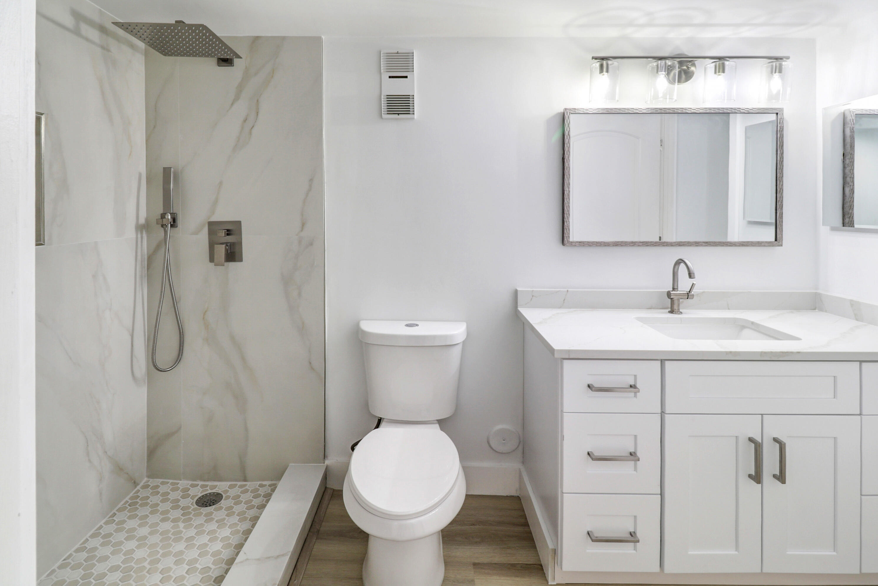 HUNTINGTON LAKES SEC FIVE CONDOS - Residential