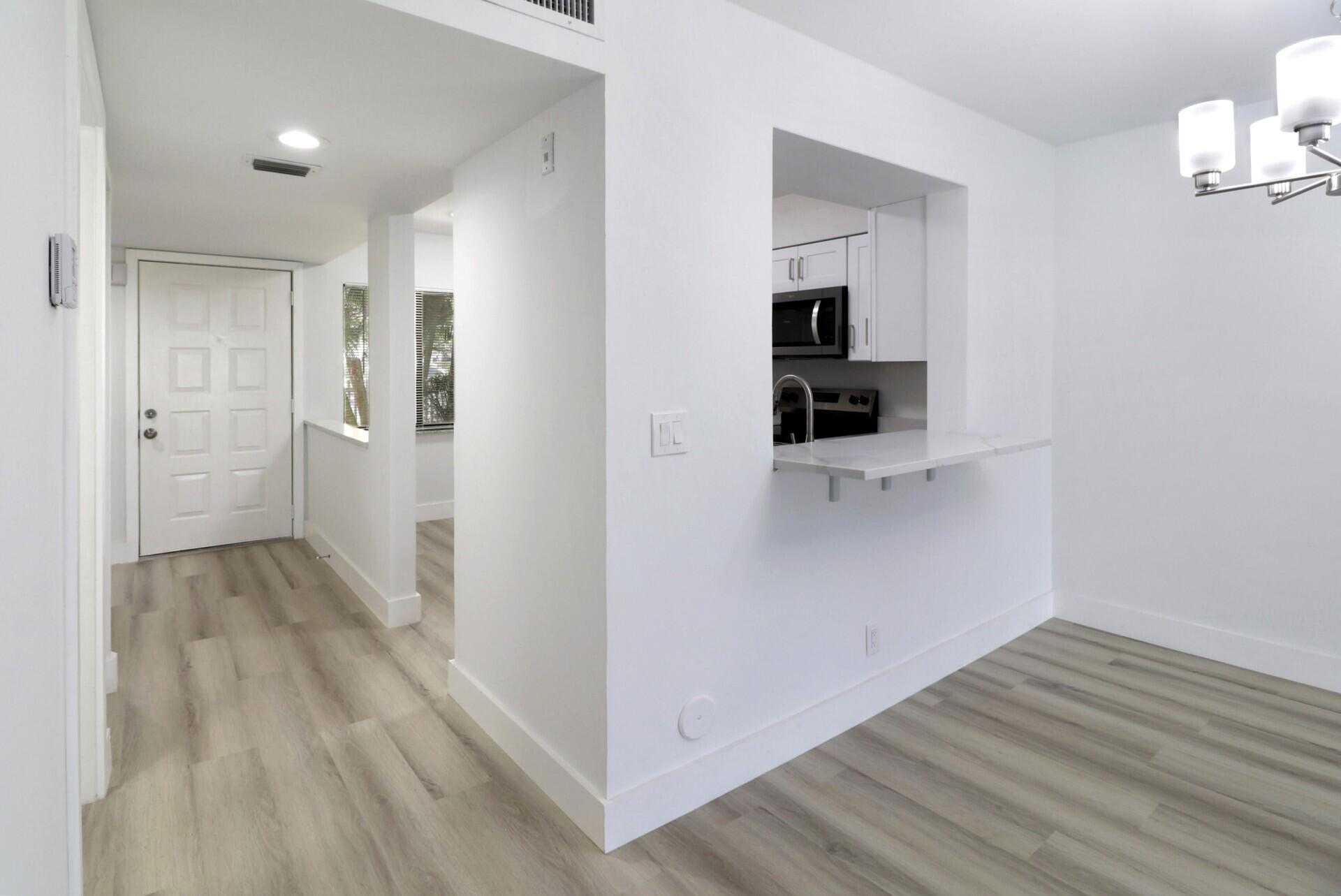 HUNTINGTON LAKES SEC FIVE CONDOS - Residential