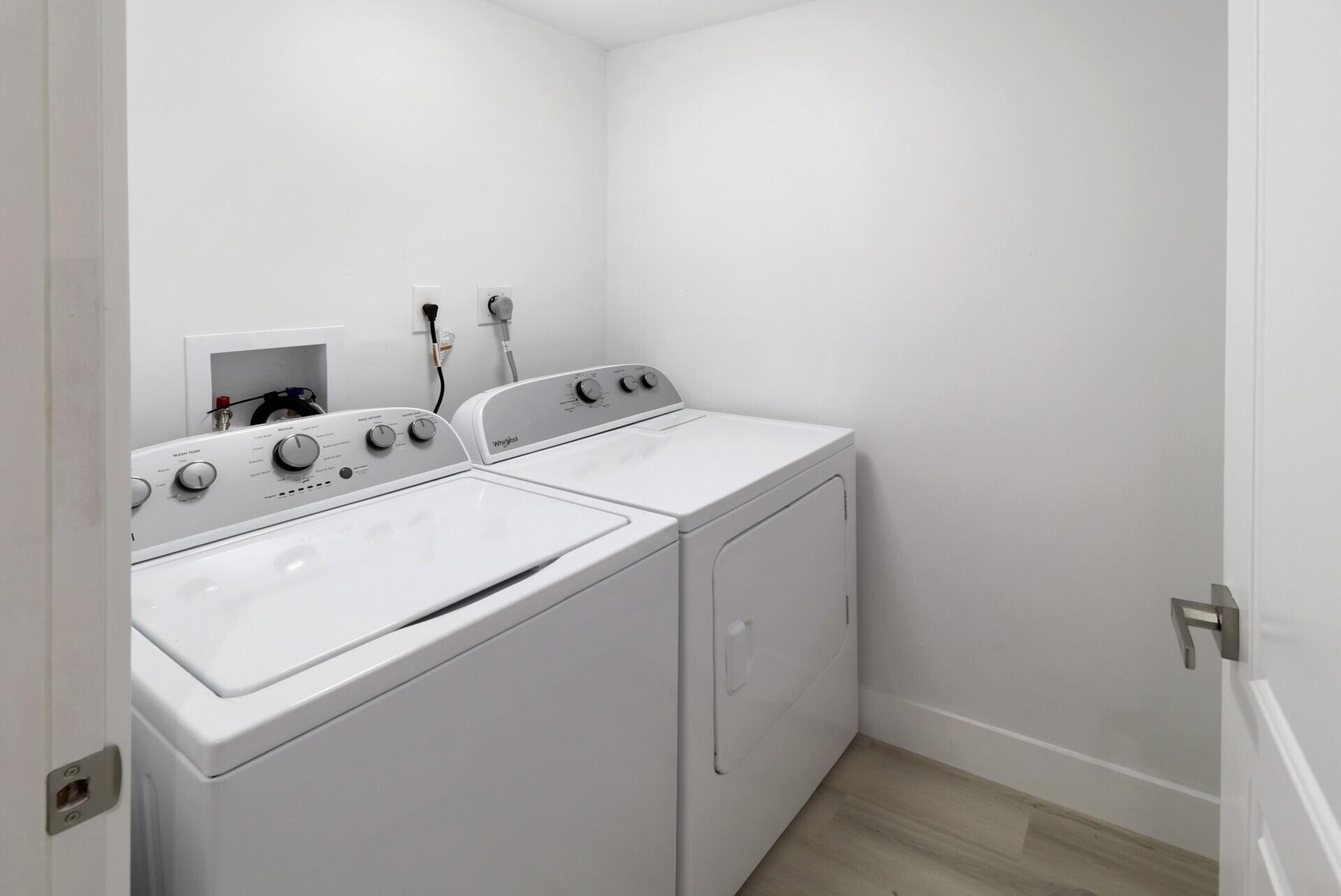 HUNTINGTON LAKES SEC FIVE CONDOS - Residential