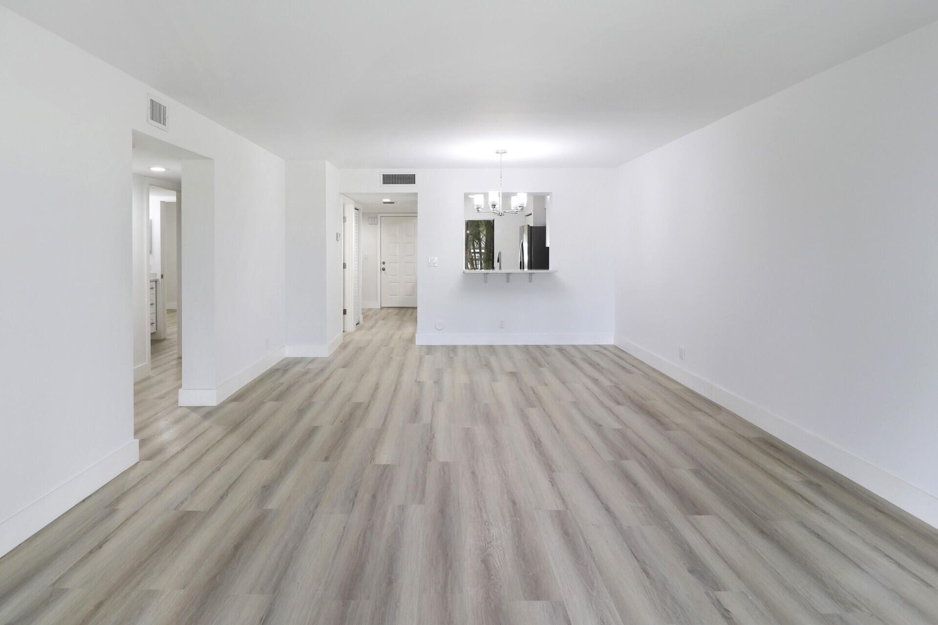 HUNTINGTON LAKES SEC FIVE CONDOS - Residential