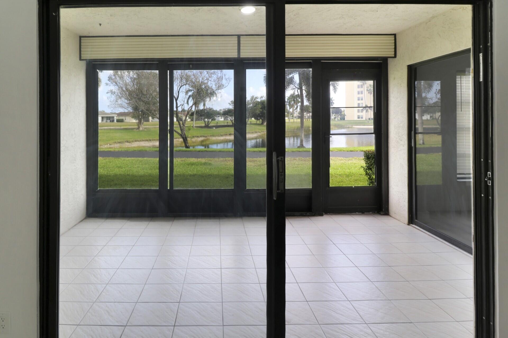 HUNTINGTON LAKES SEC FIVE CONDOS - Residential