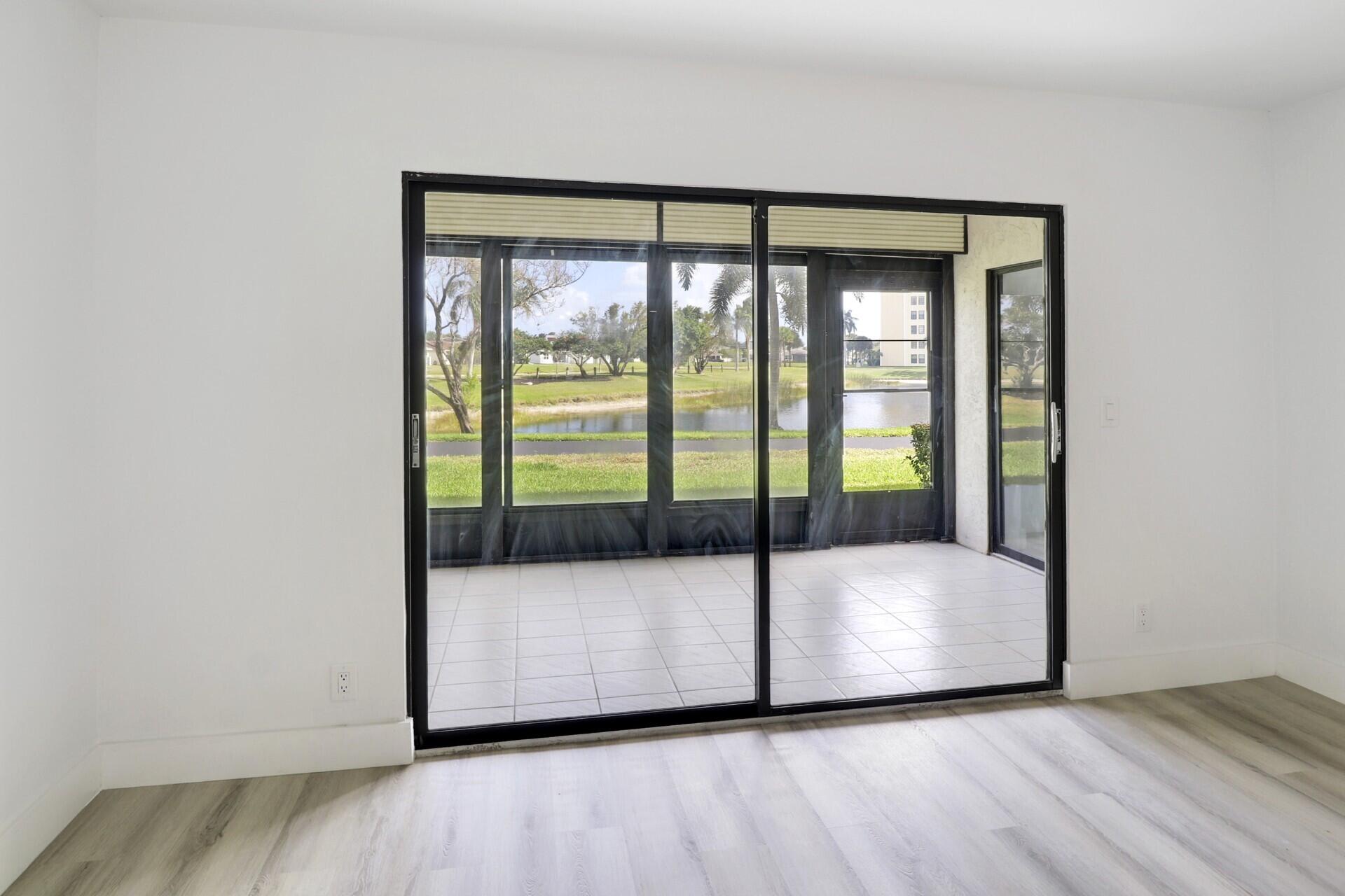 HUNTINGTON LAKES SEC FIVE CONDOS - Residential