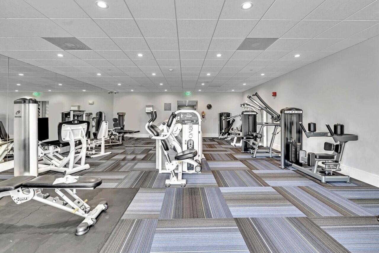 HUNTINGTON LAKES SEC FIVE CONDOS - Residential