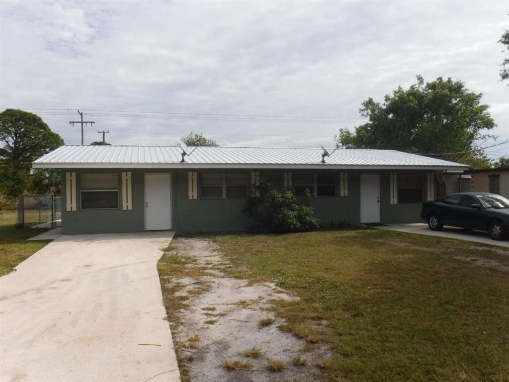 Photo of 3120 Duban Terrace, Fort Pierce, FL 34982 (MLS # R10687575)