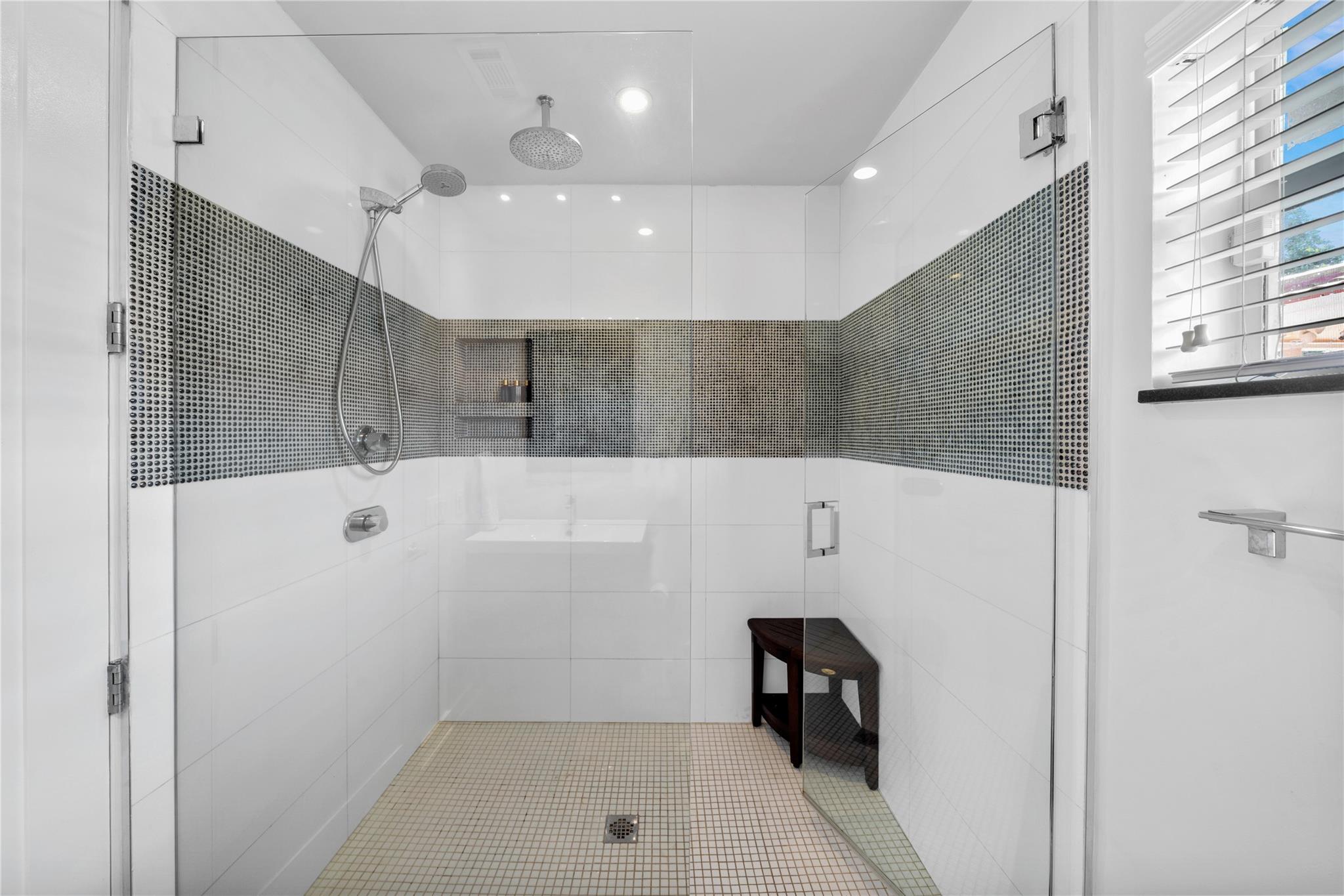 CORAL RIDGE COUNTRY CLUB - Residential