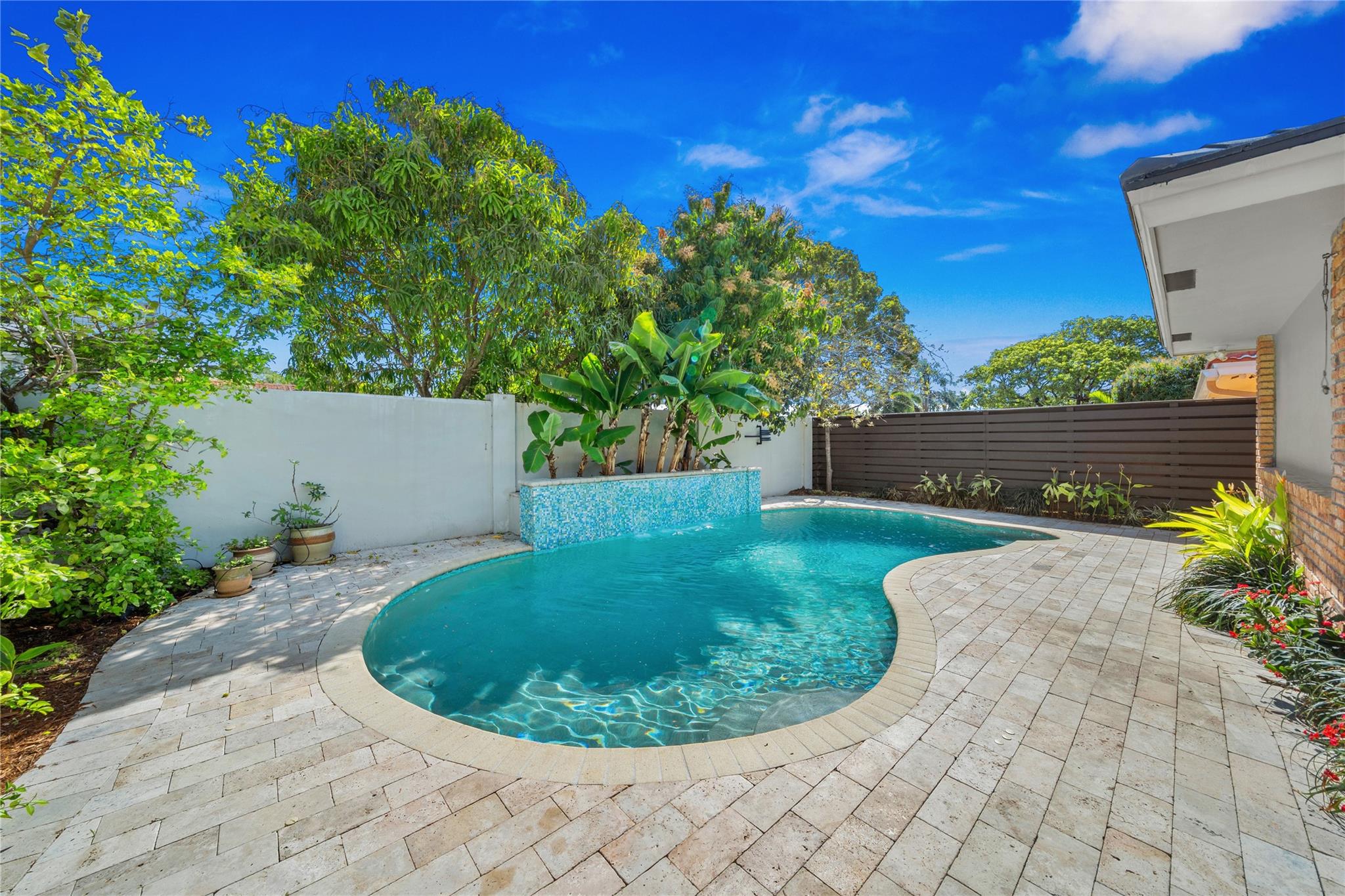 CORAL RIDGE COUNTRY CLUB - Residential