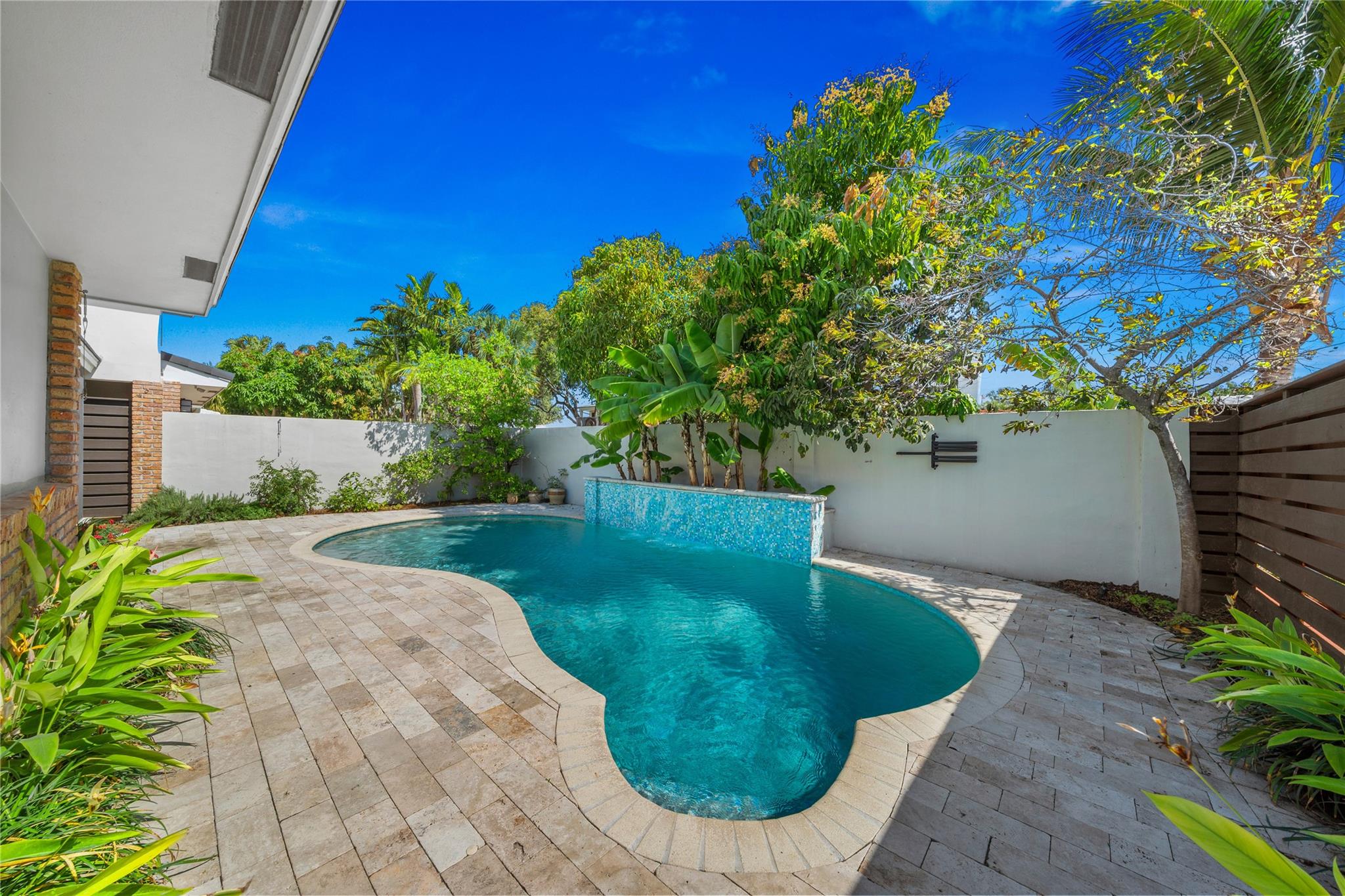 CORAL RIDGE COUNTRY CLUB - Residential