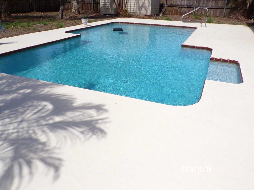 Photo of 2265 SW 14th Avenue, Vero Beach, FL 32962 (MLS # F10555715)