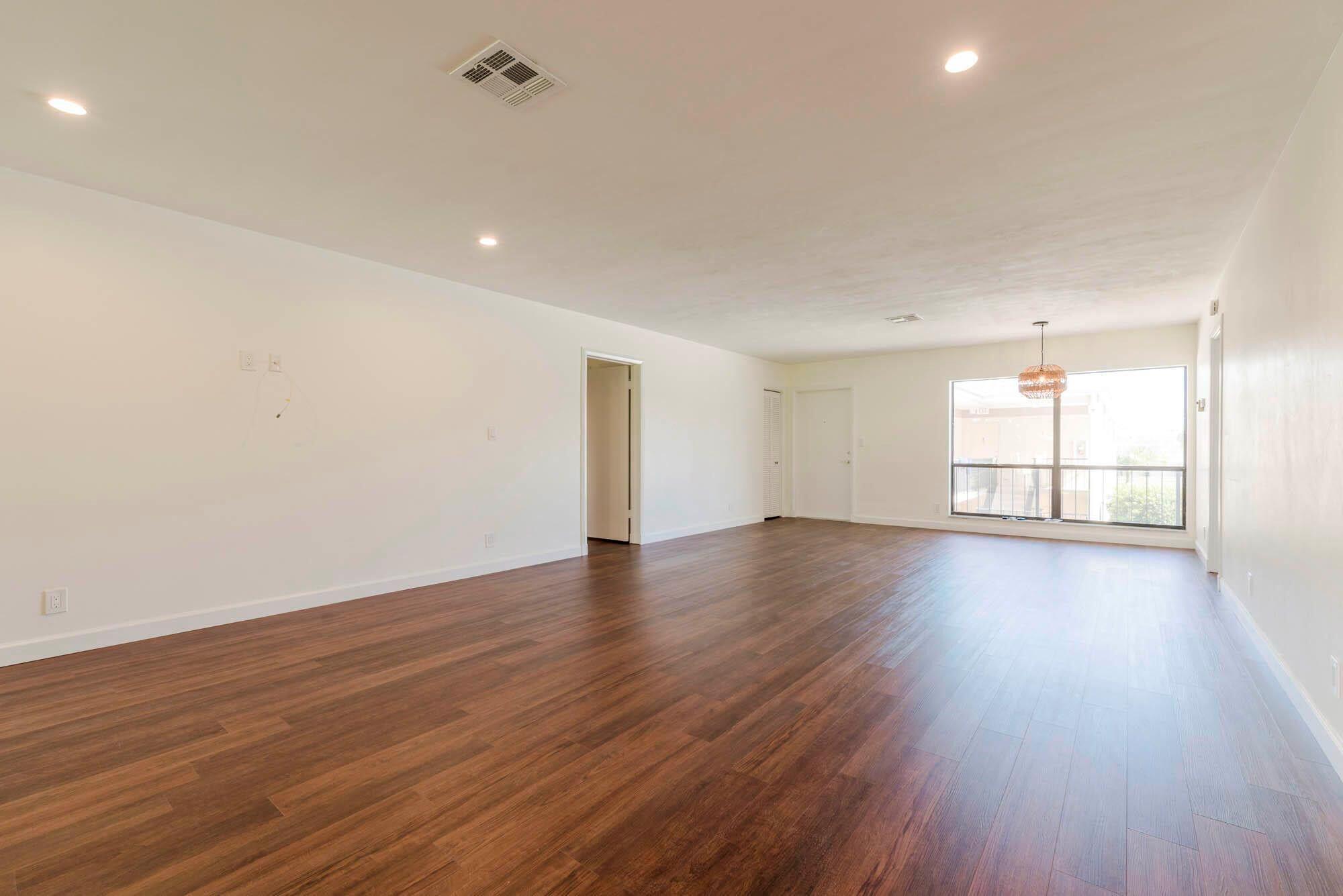 TURTLE CREEK APARTMENT BU - Residential Lease