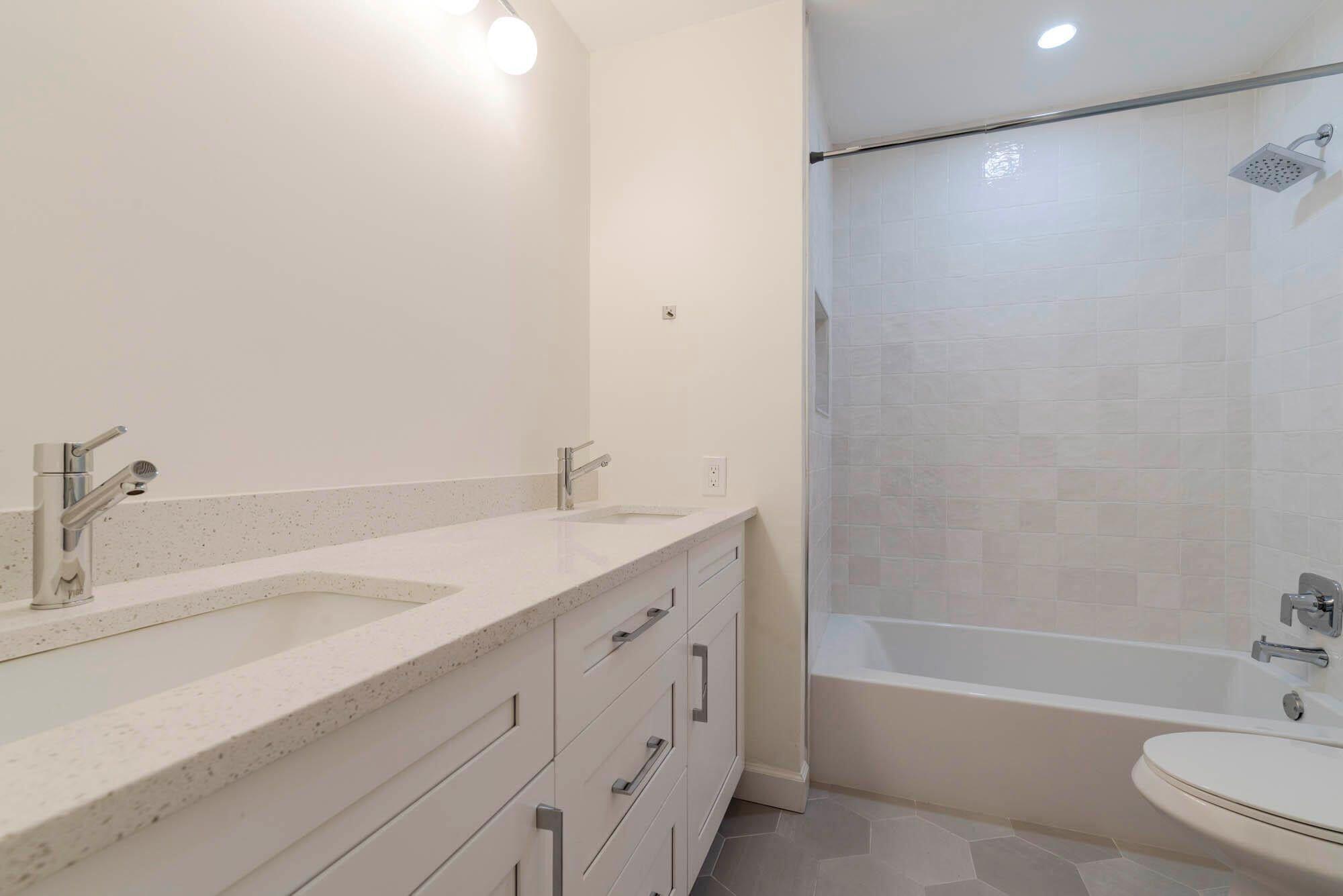 TURTLE CREEK APARTMENT BU - Residential Lease