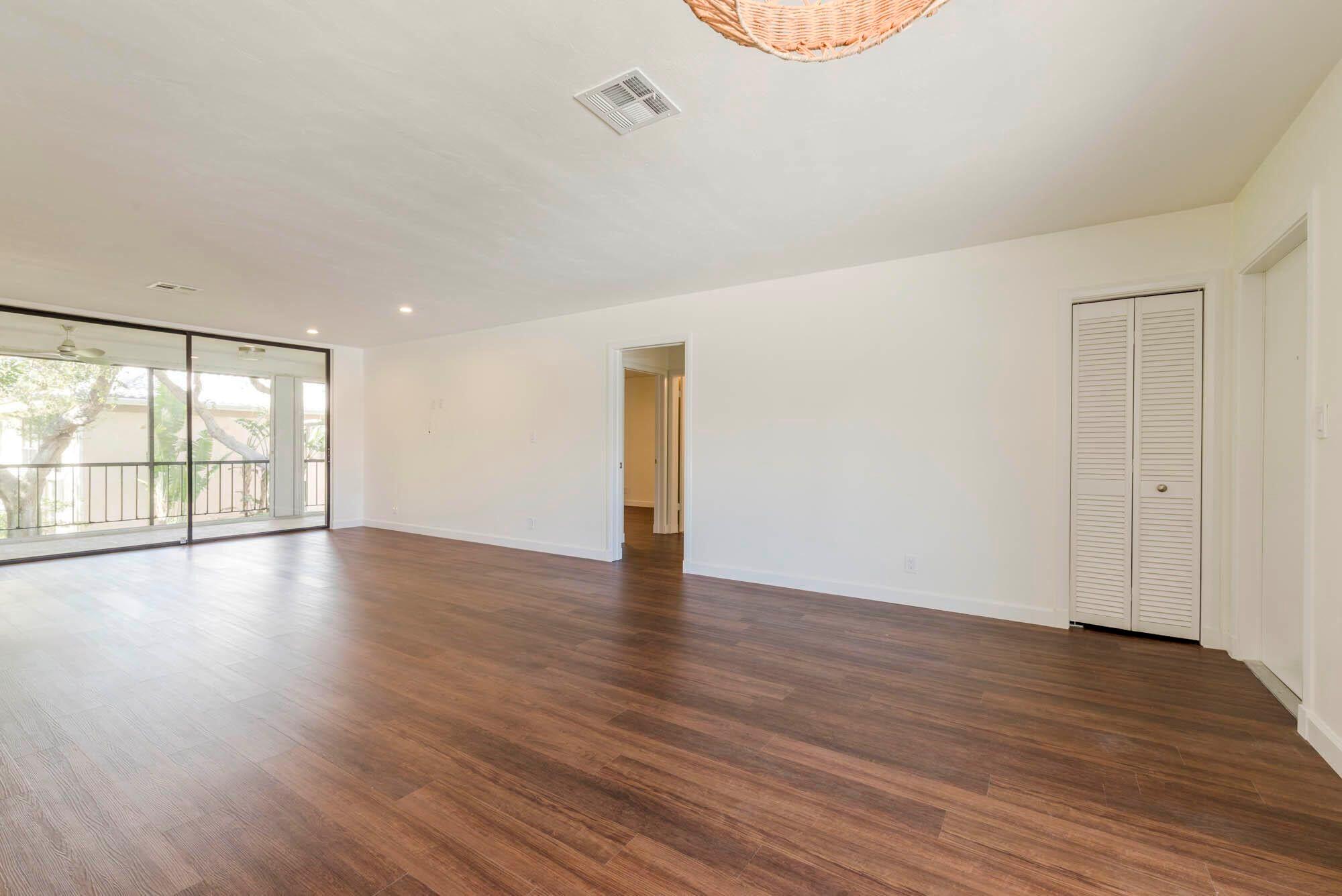 TURTLE CREEK APARTMENT BU - Residential Lease