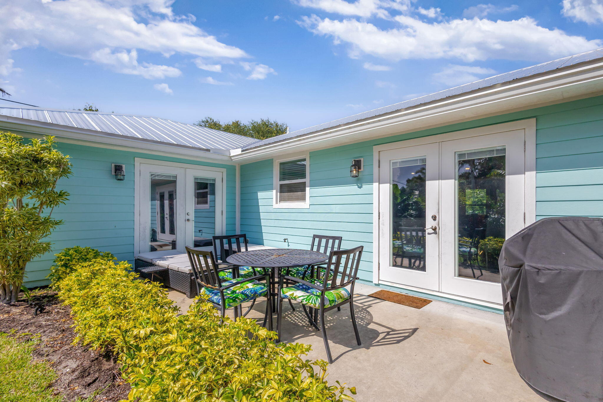 LITTLE VILLAGE UNREC - Residential