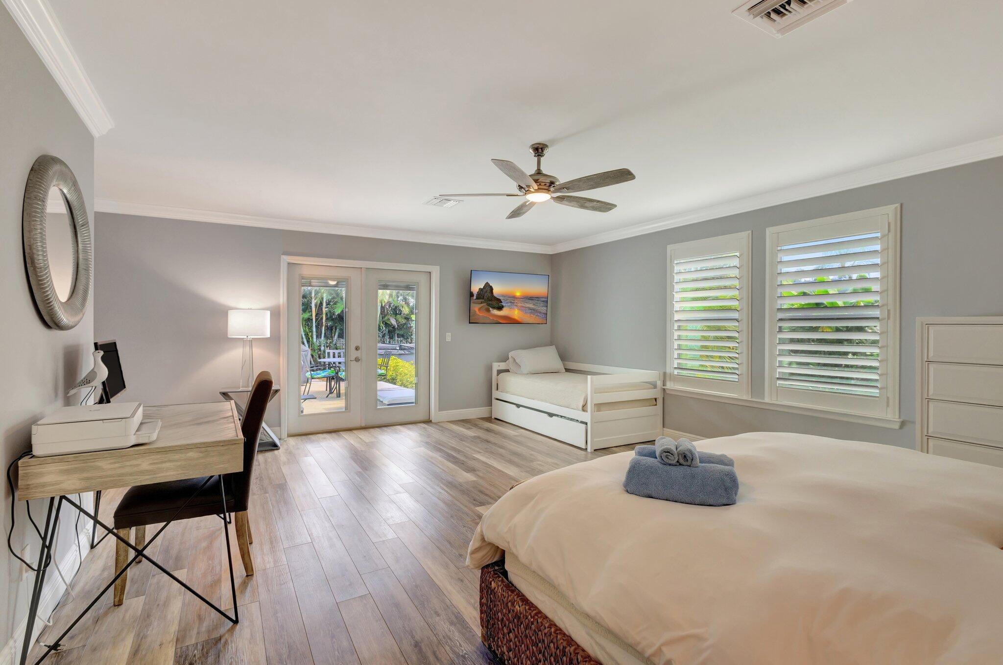 LITTLE VILLAGE UNREC - Residential