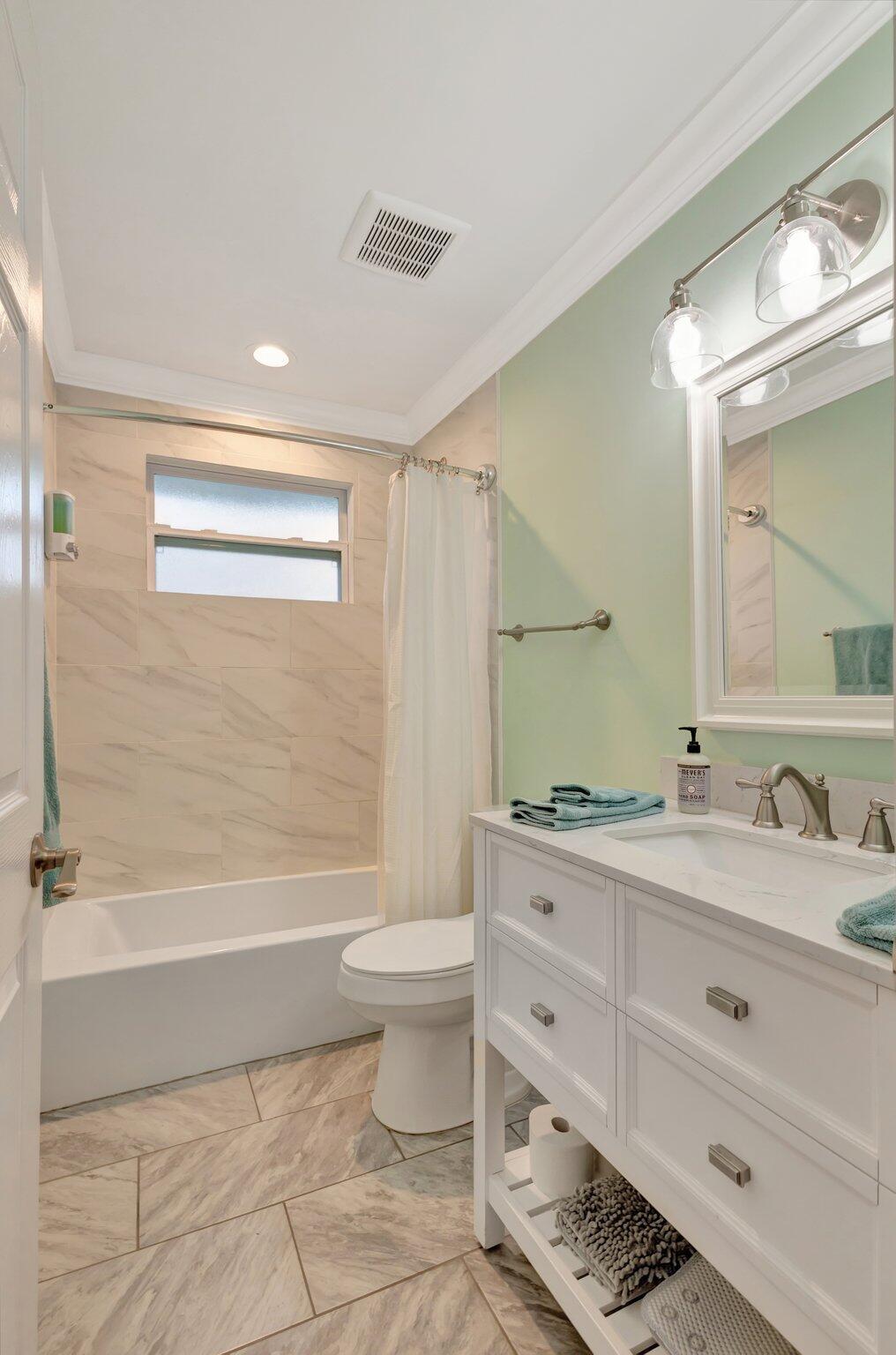 LITTLE VILLAGE UNREC - Residential