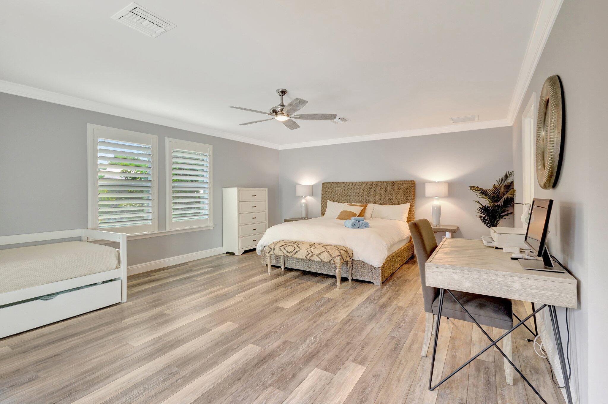 LITTLE VILLAGE UNREC - Residential